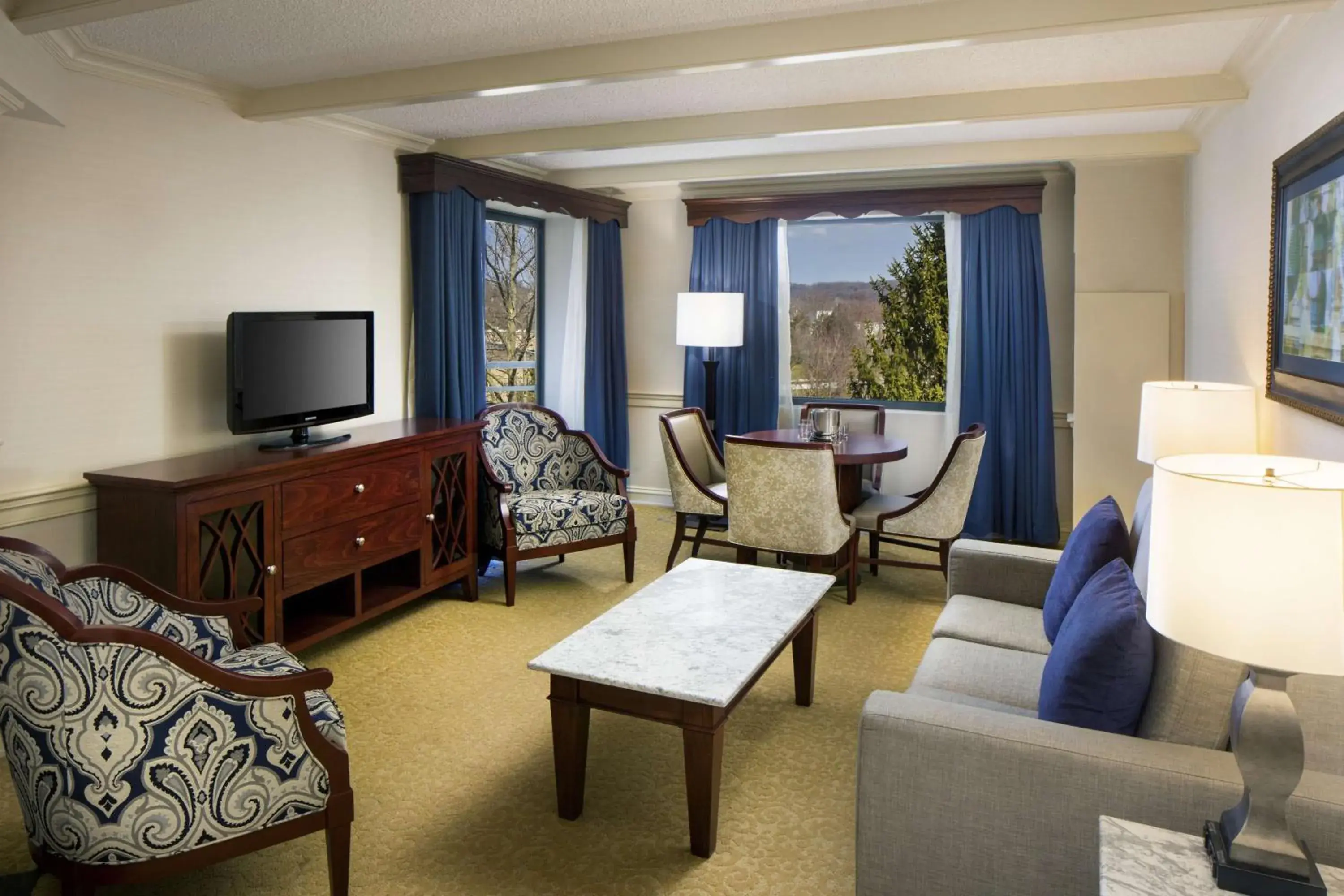 Living room in The Desmond Hotel Malvern, a DoubleTree by Hilton Living room in The Desmond Hotel Malvern, a DoubleTree by Hilton