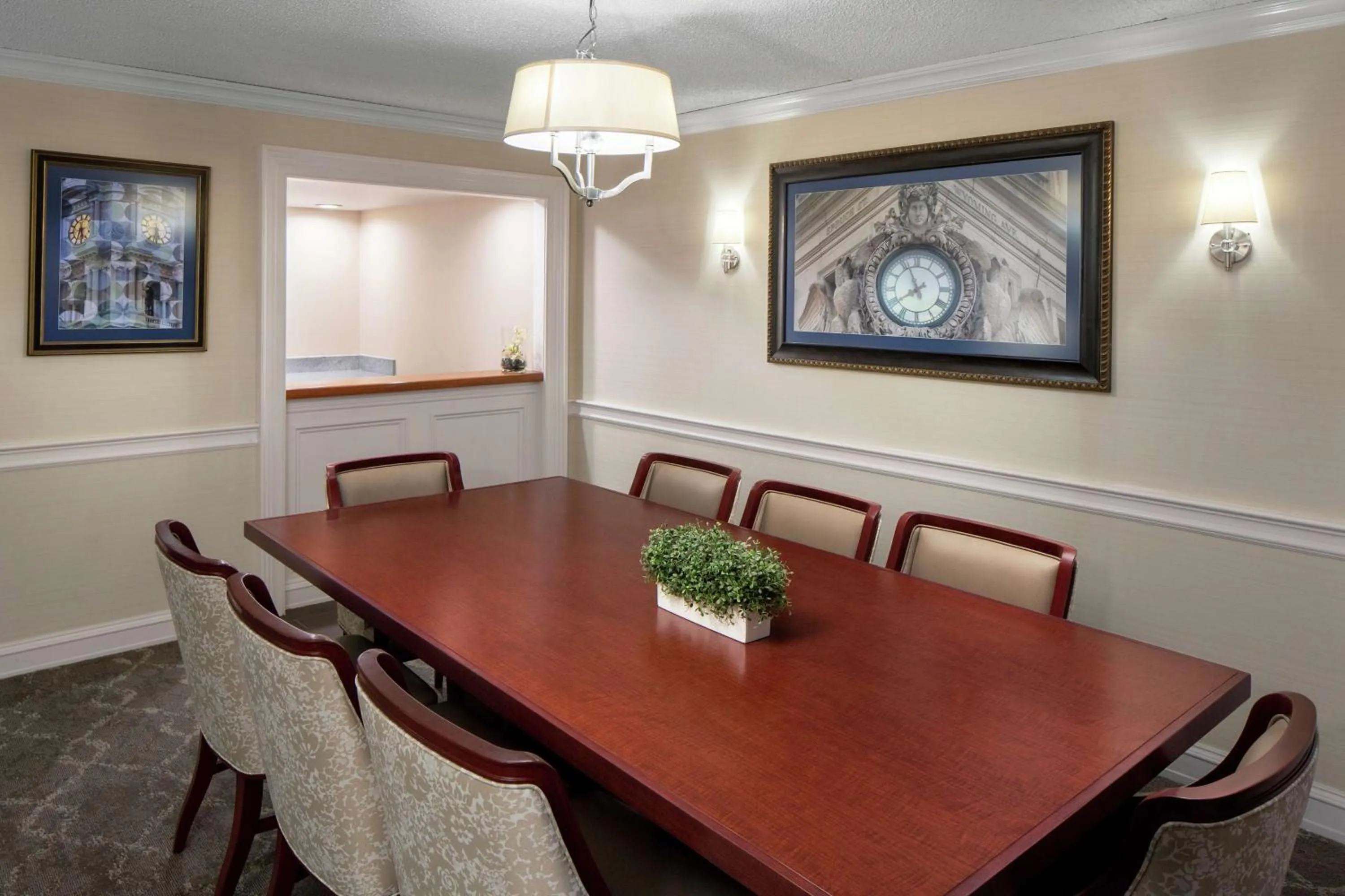 Living room in The Desmond Hotel Malvern, a DoubleTree by Hilton