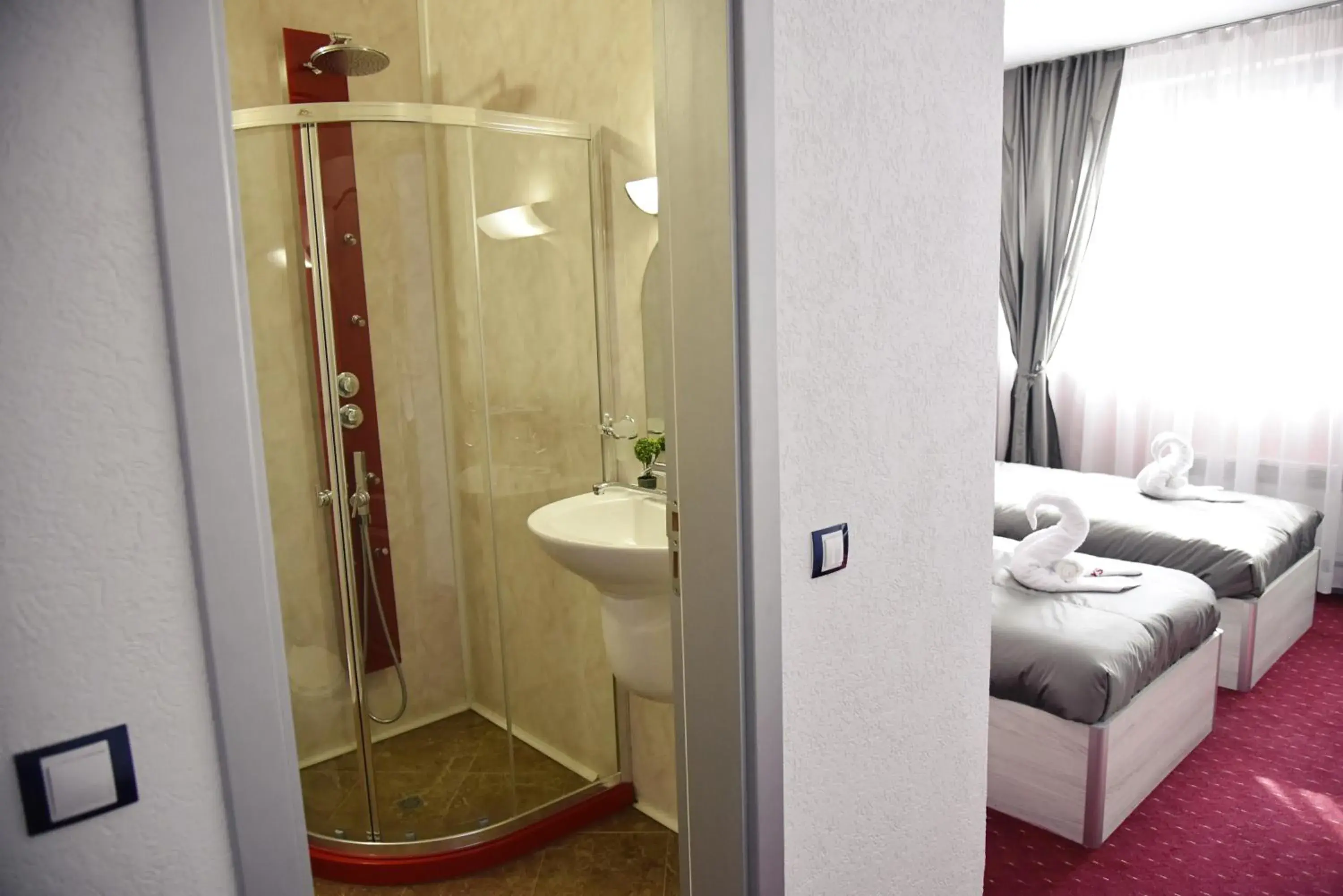 Twin Room - single occupancy in NAYS Twin Room - single occupancy in NAYS