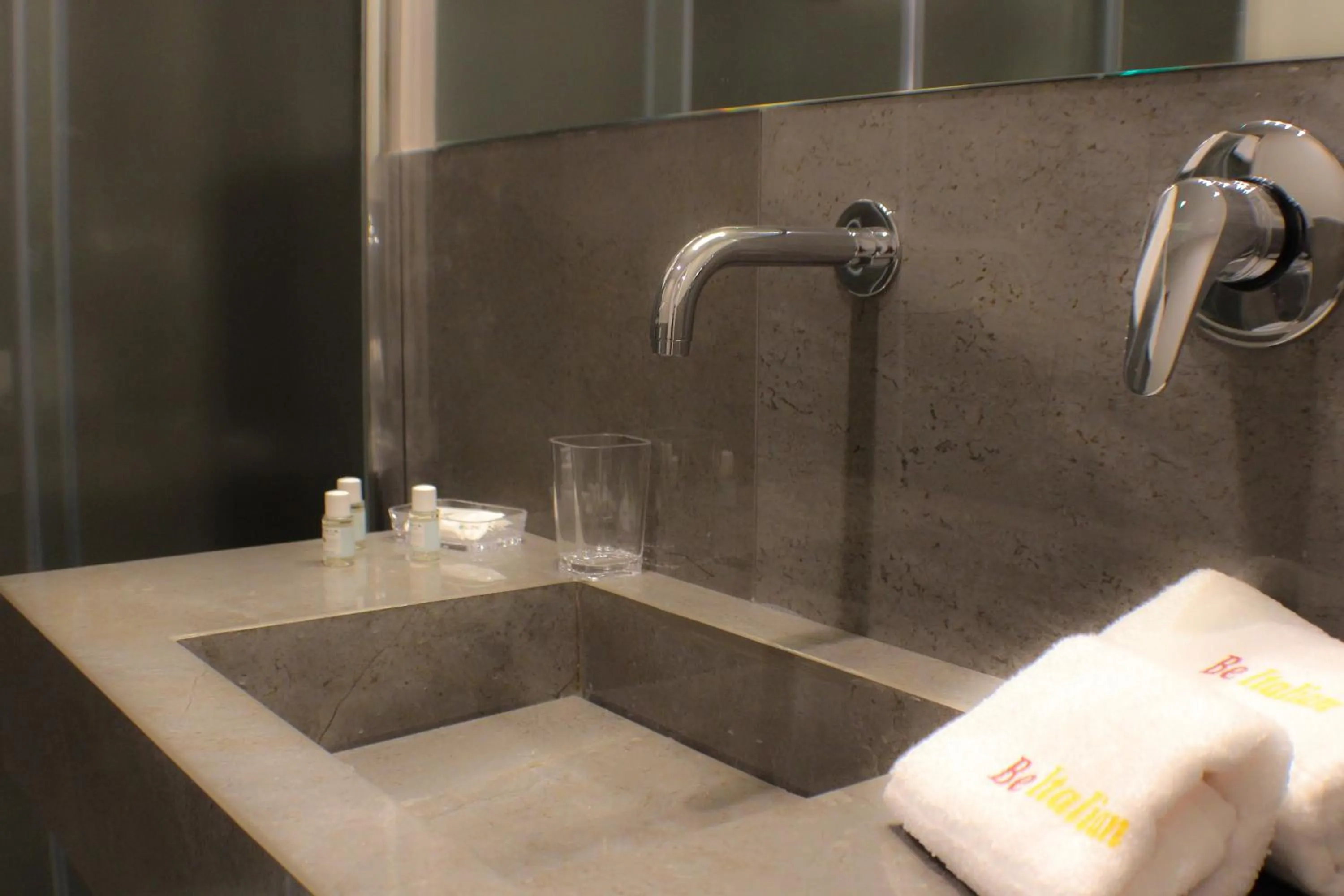 Be Italian Flat Piazza Bovio 22