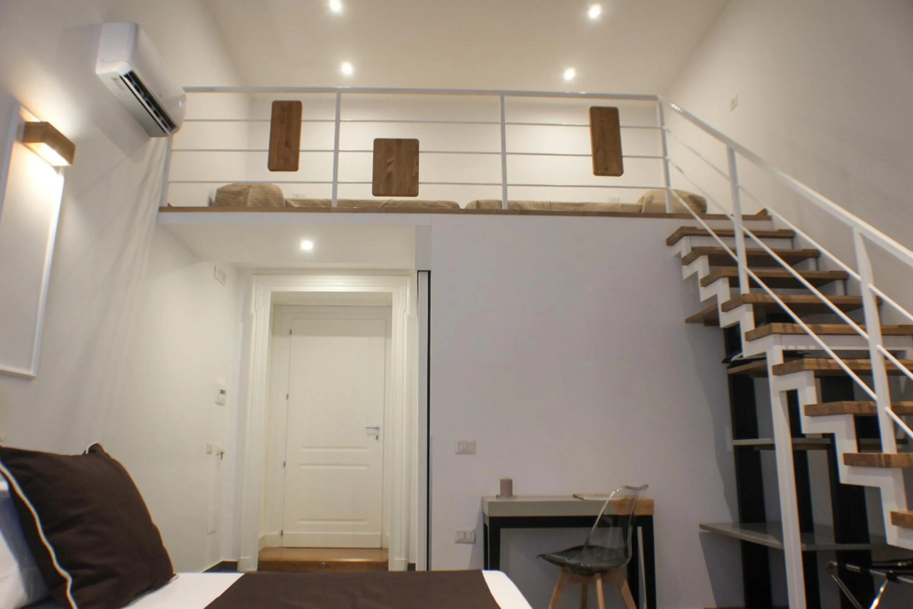 Be Italian Flat Piazza Bovio 22