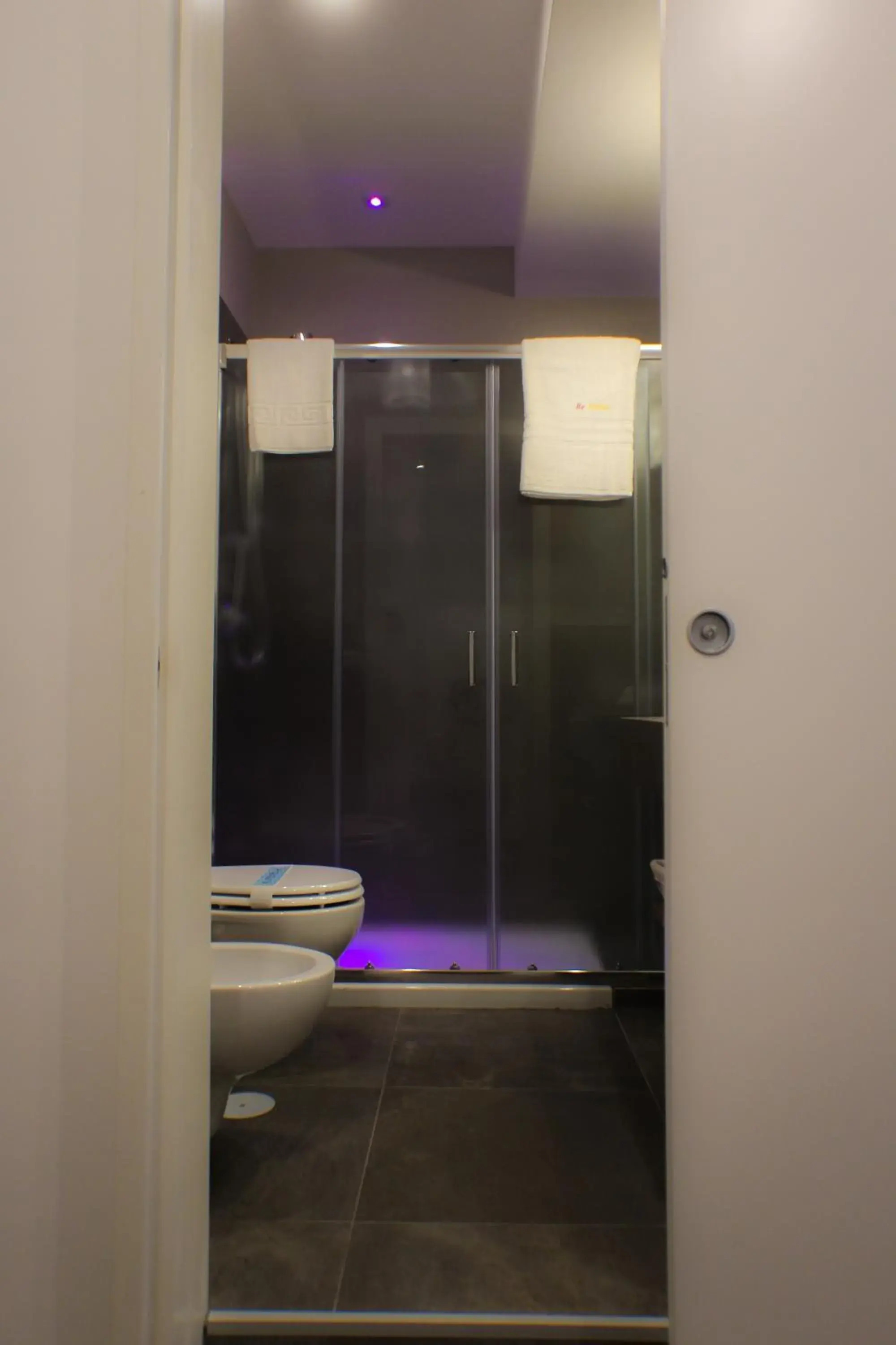 Superior Double Room in Be Italian Flat Piazza Bovio 22 Superior Double Room in Be Italian Flat Piazza Bovio 22