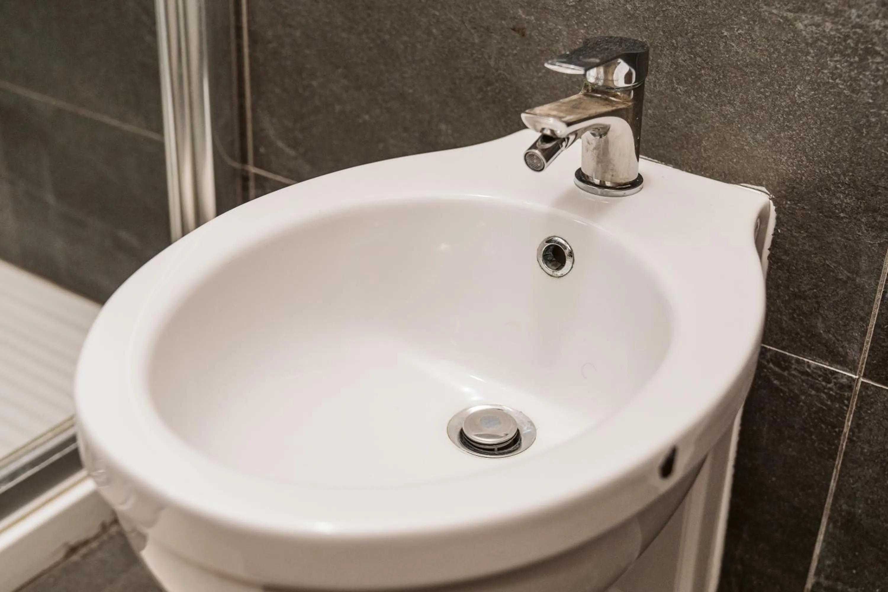 Bathroom in Pandora Rooms - Pompei - Central Pompeii Near the Ruins