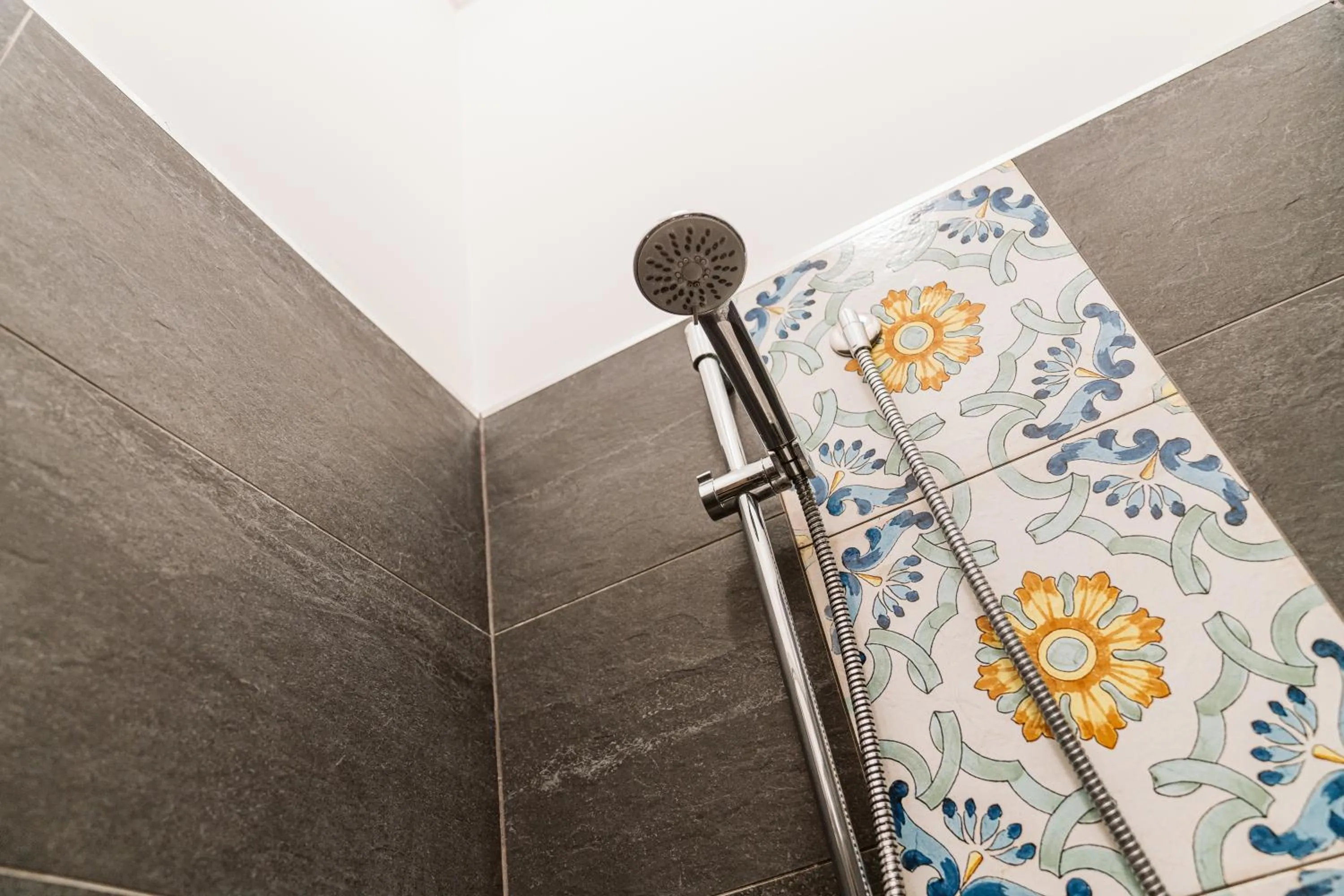 Shower in Pandora Rooms - Pompei - Central Pompeii Near the Ruins