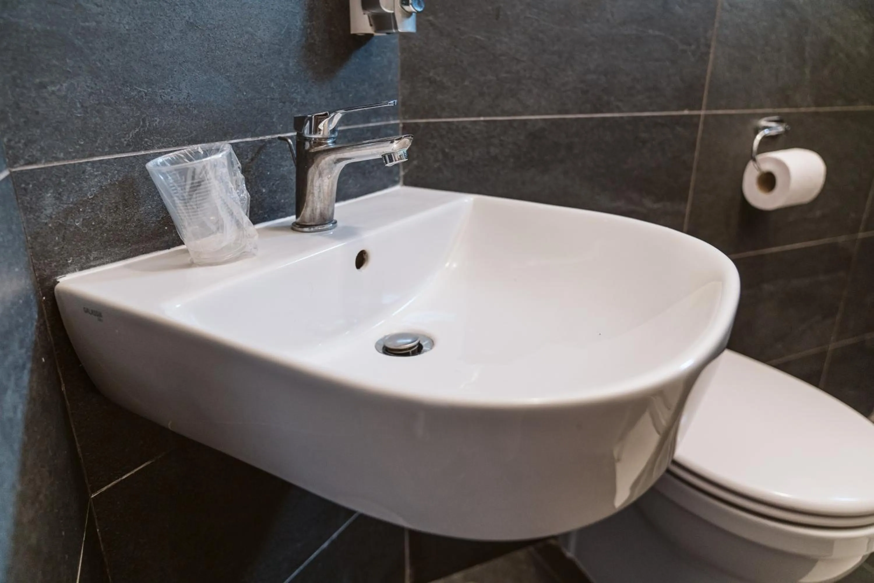 Bathroom in Pandora Rooms - Pompei - Central Pompeii Near the Ruins