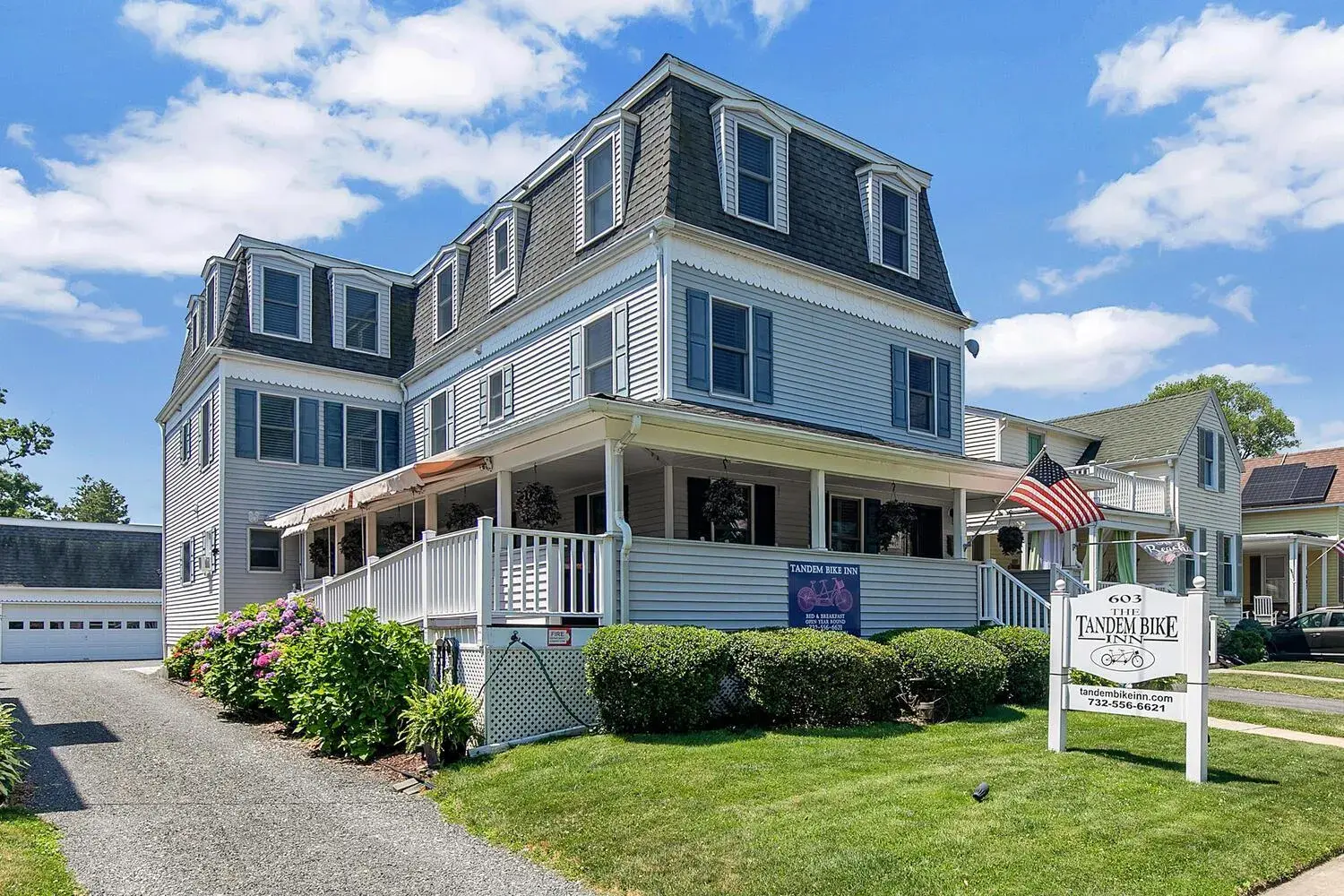 Property building in Tandem Bike Inn Property building in Tandem Bike Inn