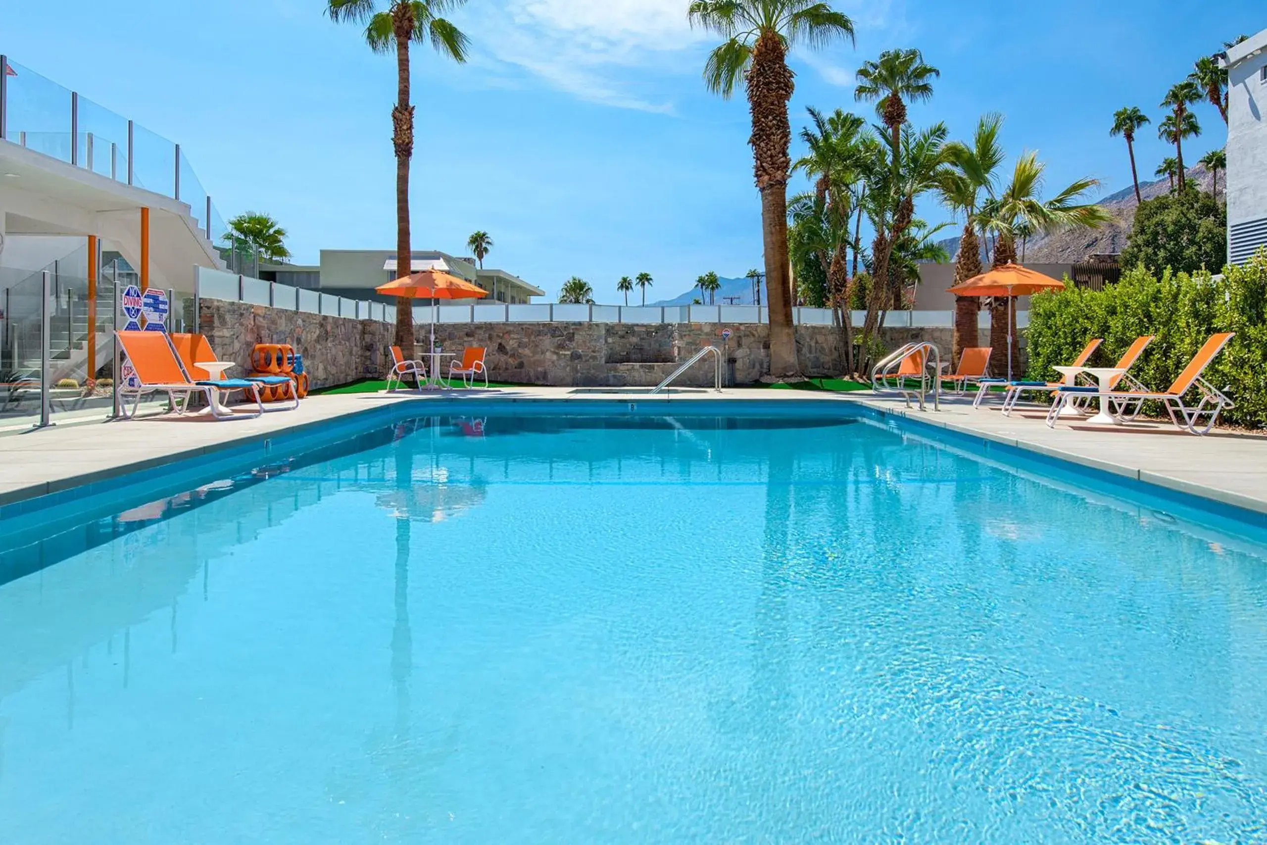 Property building in The Twist Palm Springs Property building in The Twist Palm Springs