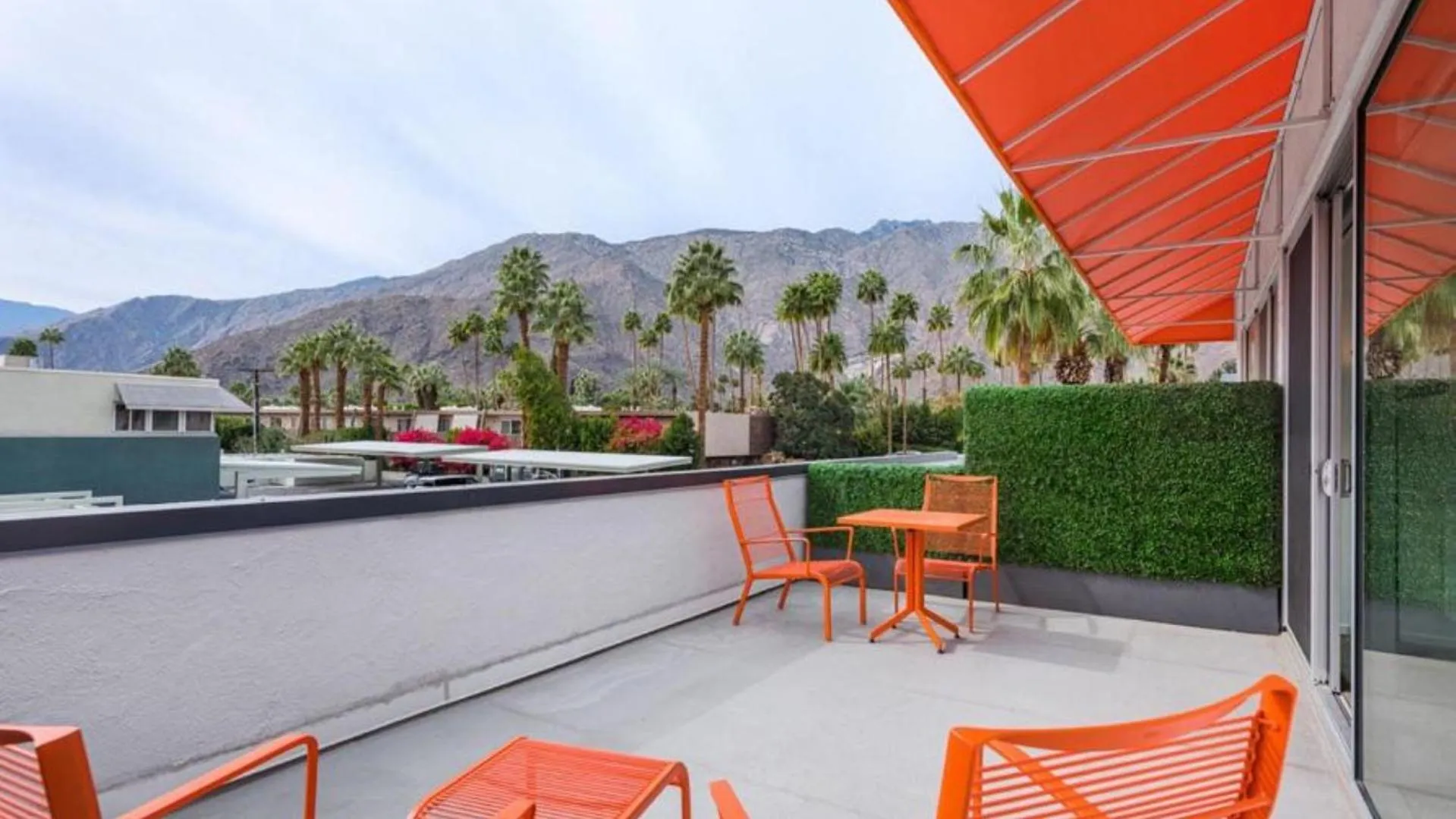 Balcony/Terrace in The Twist Palm Springs