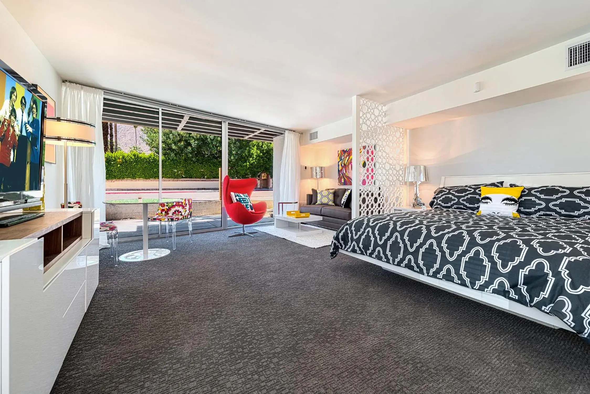 Bed in The Twist Palm Springs Bed in The Twist Palm Springs