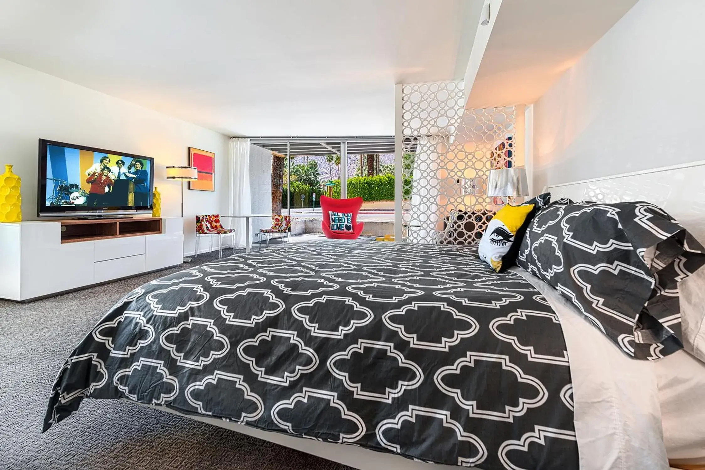 Bed in The Twist Palm Springs Bed in The Twist Palm Springs