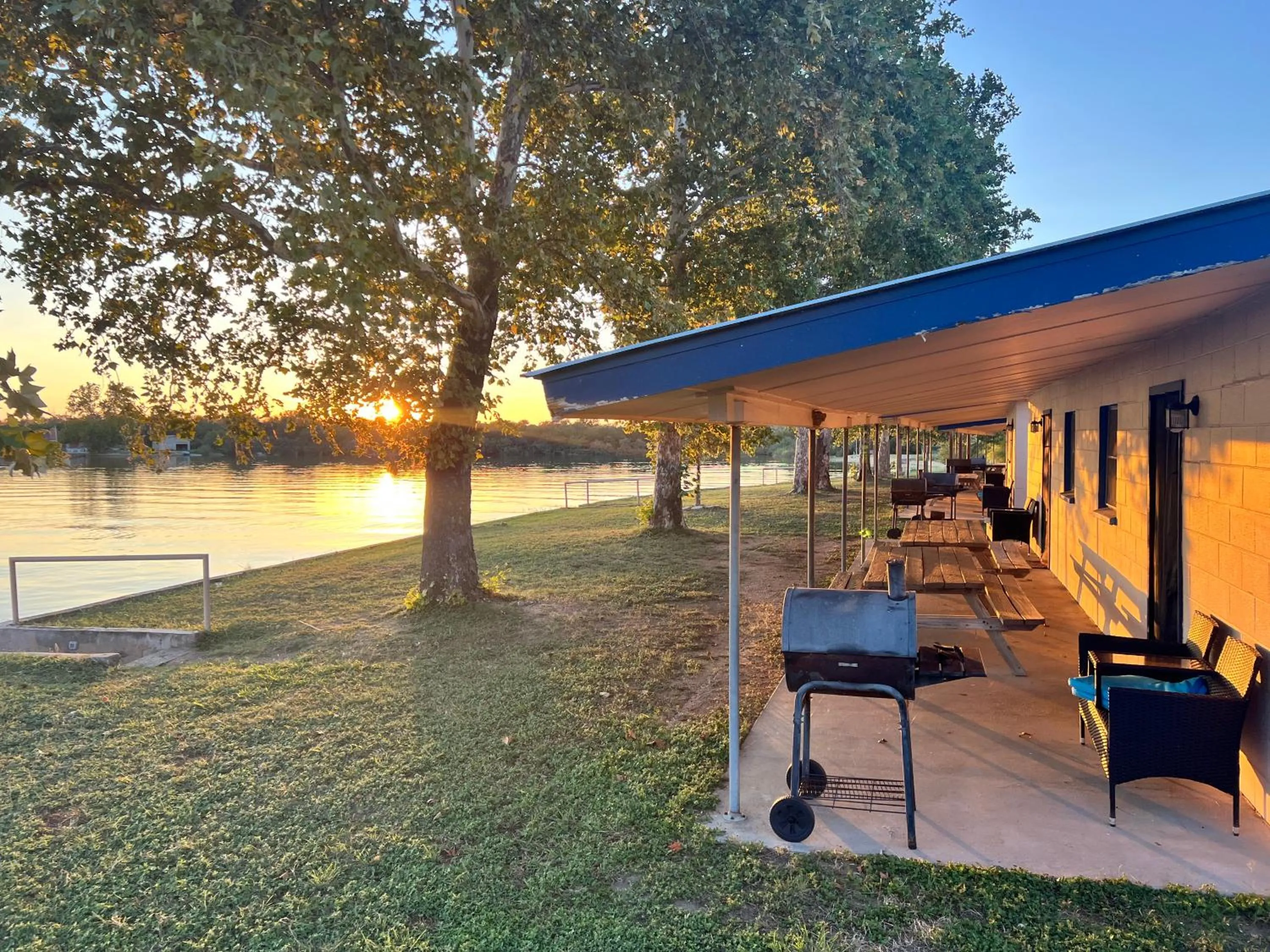 Patio in Oasis Lake Buchanan