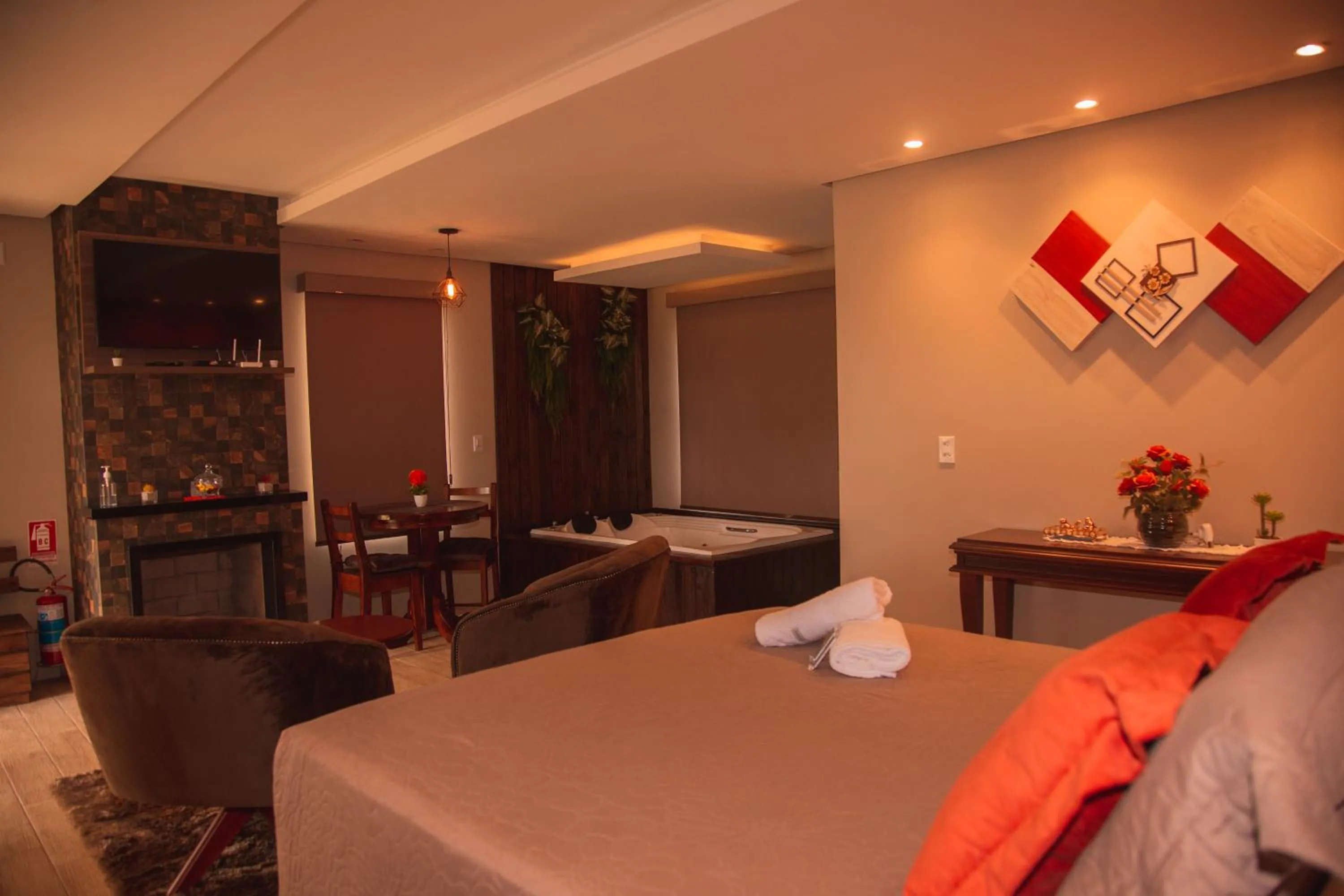 Photo of the whole room, Bed in Pousada Recanto dos Canyons