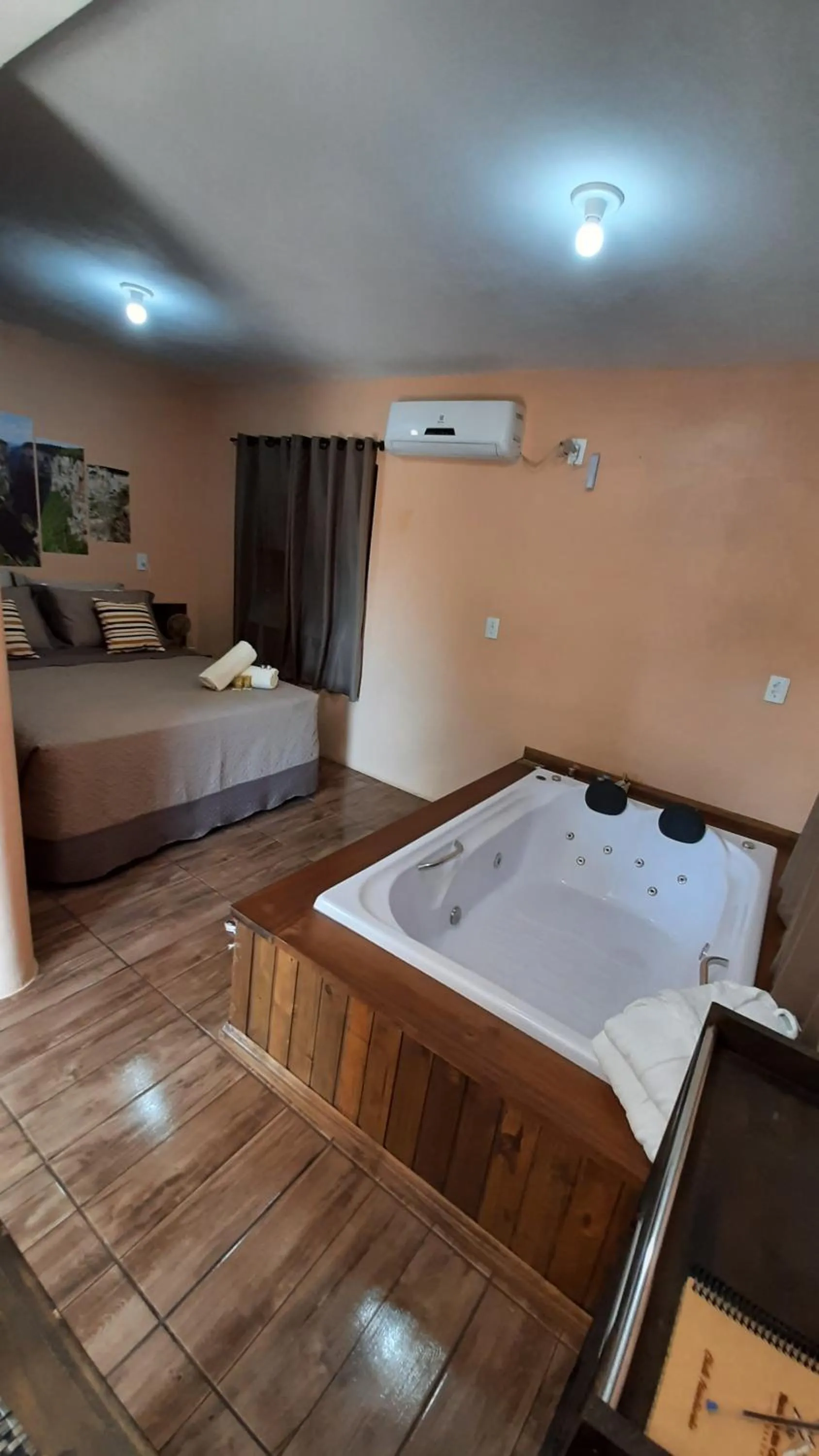 Hot Tub, Bed in Pousada Recanto dos Canyons