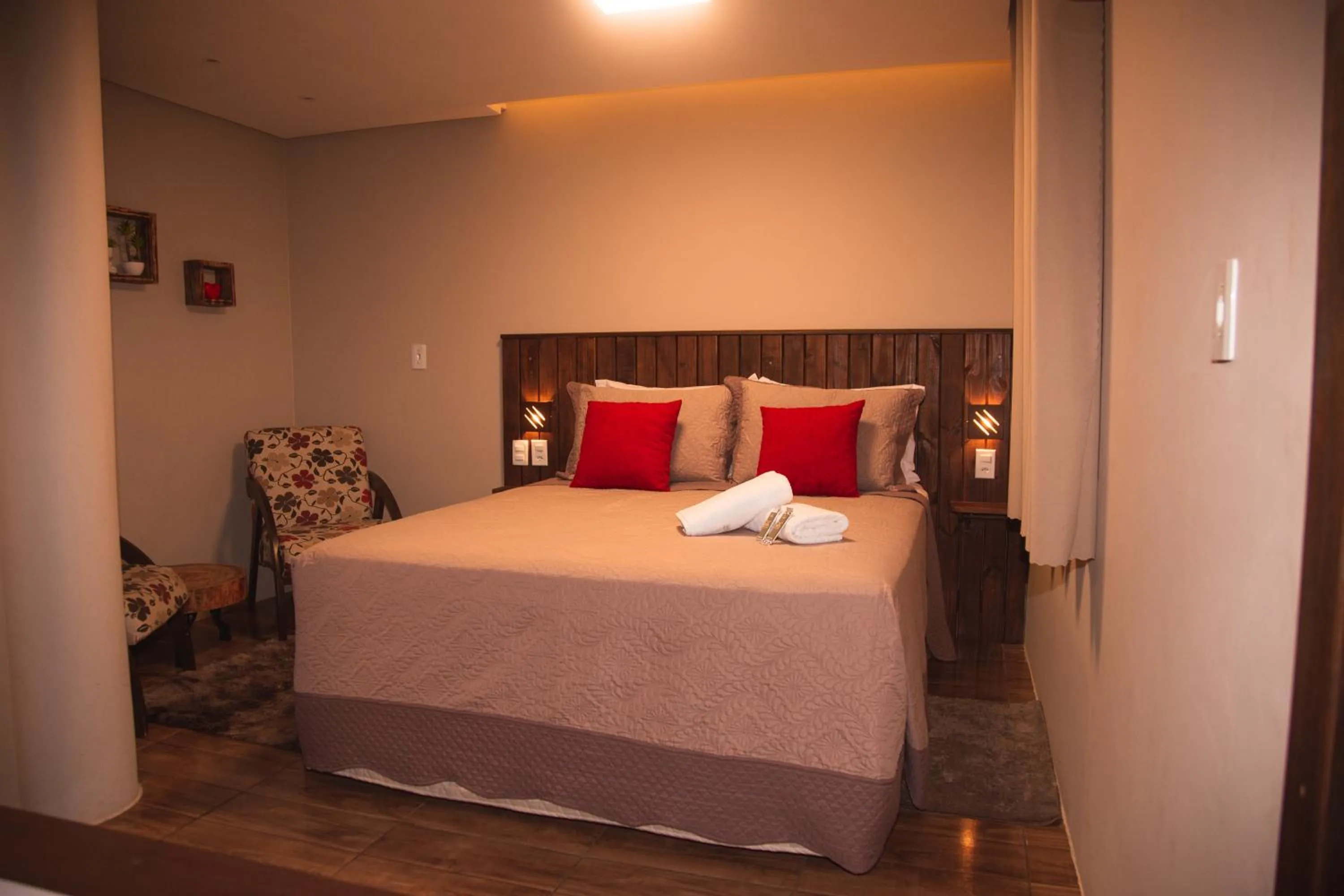 Photo of the whole room, Bed in Pousada Recanto dos Canyons