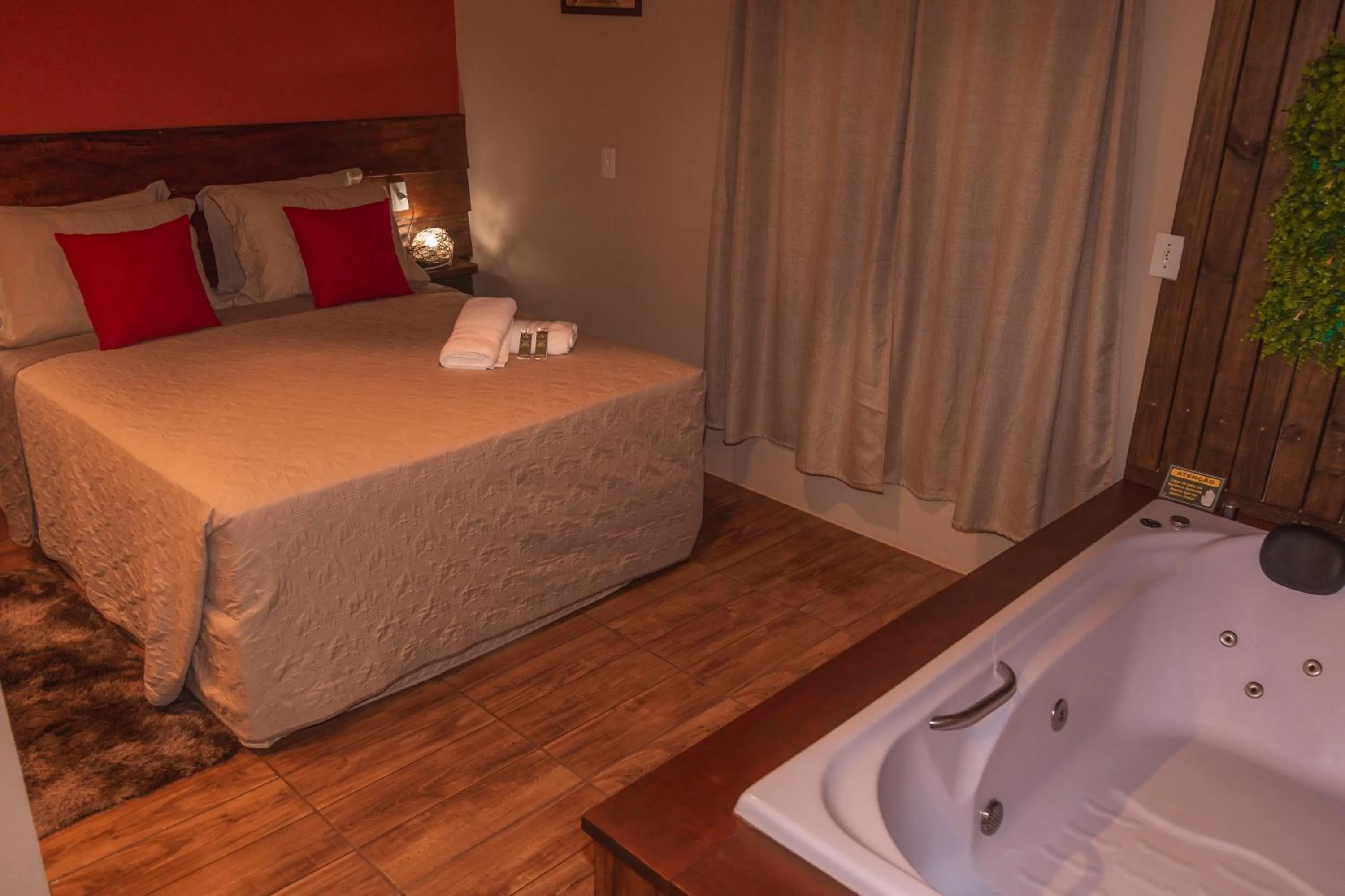 Photo of the whole room, Bed in Pousada Recanto dos Canyons