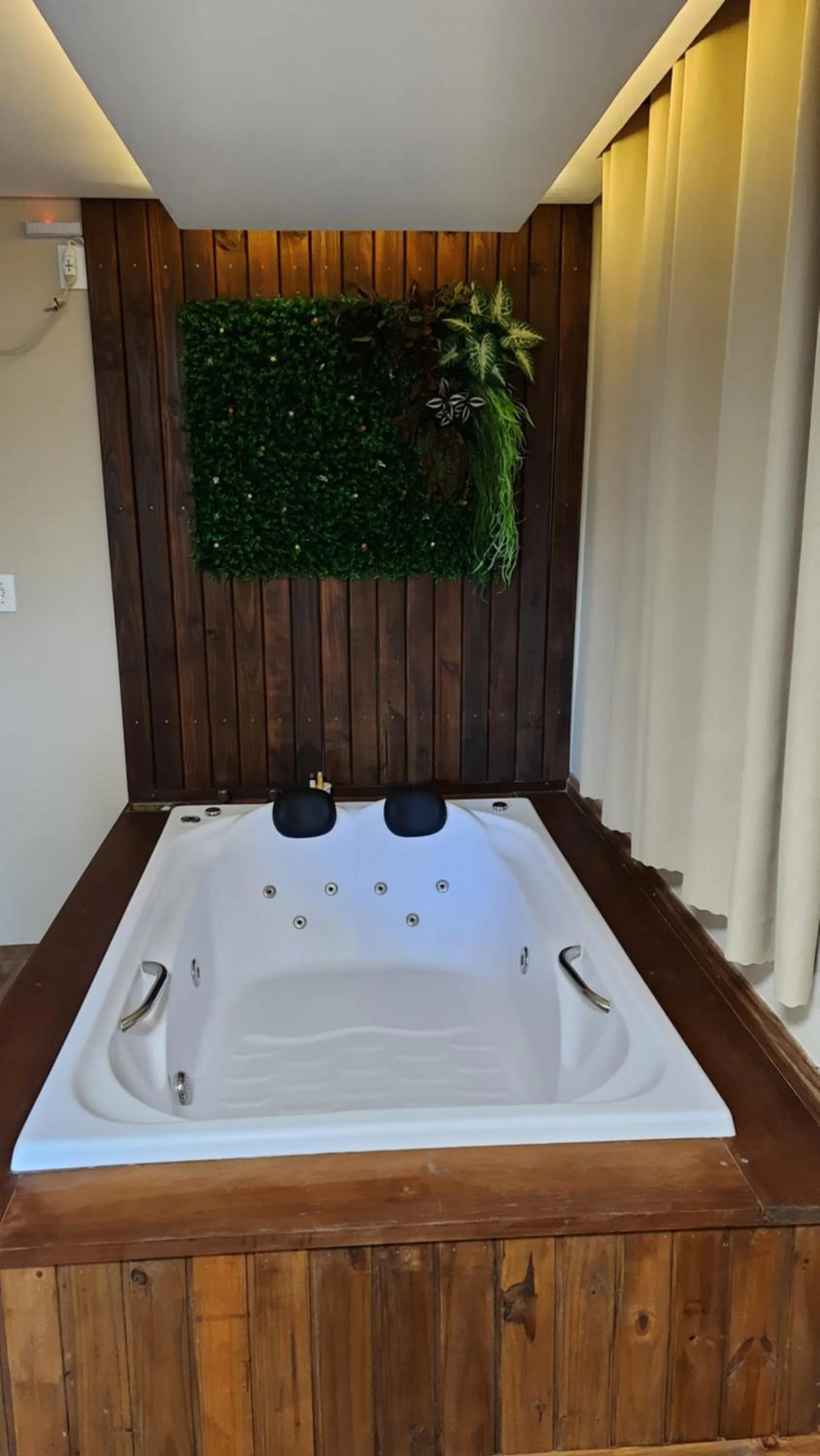 Hot Tub in Pousada Recanto dos Canyons