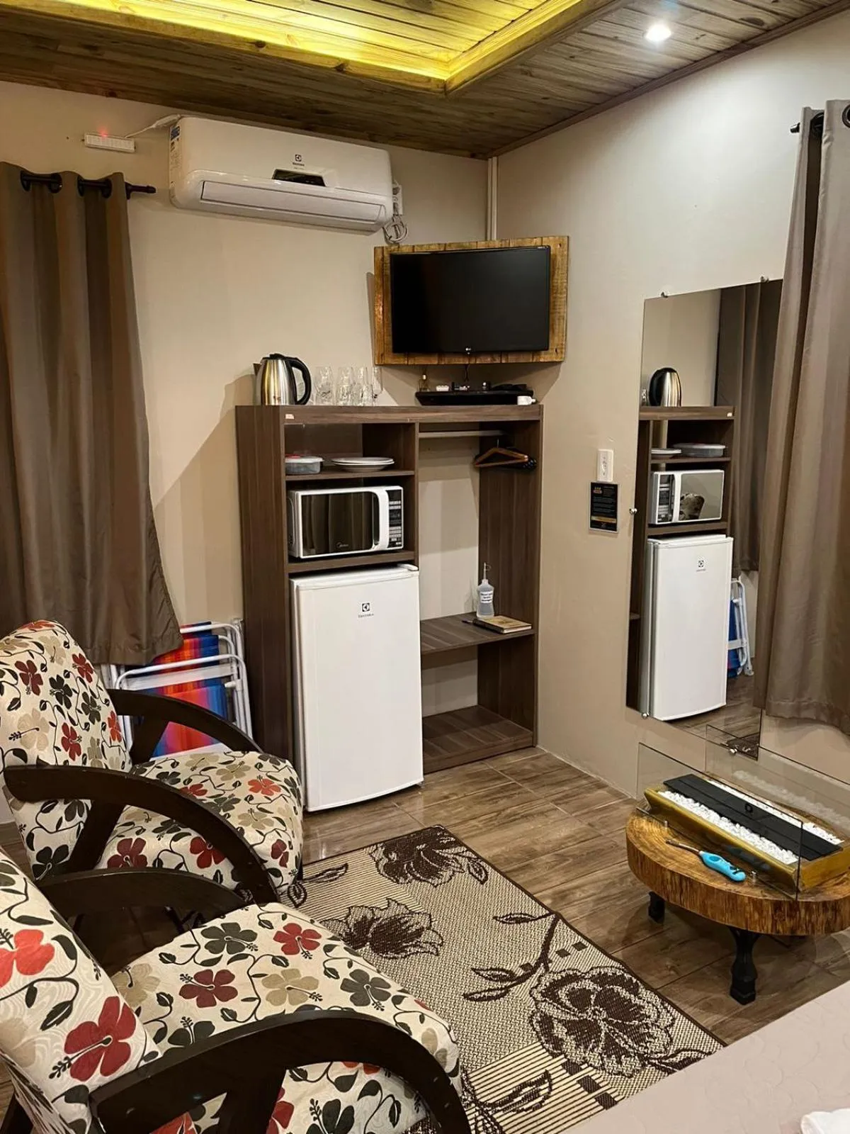 Communal lounge/ TV room in Pousada Recanto dos Canyons