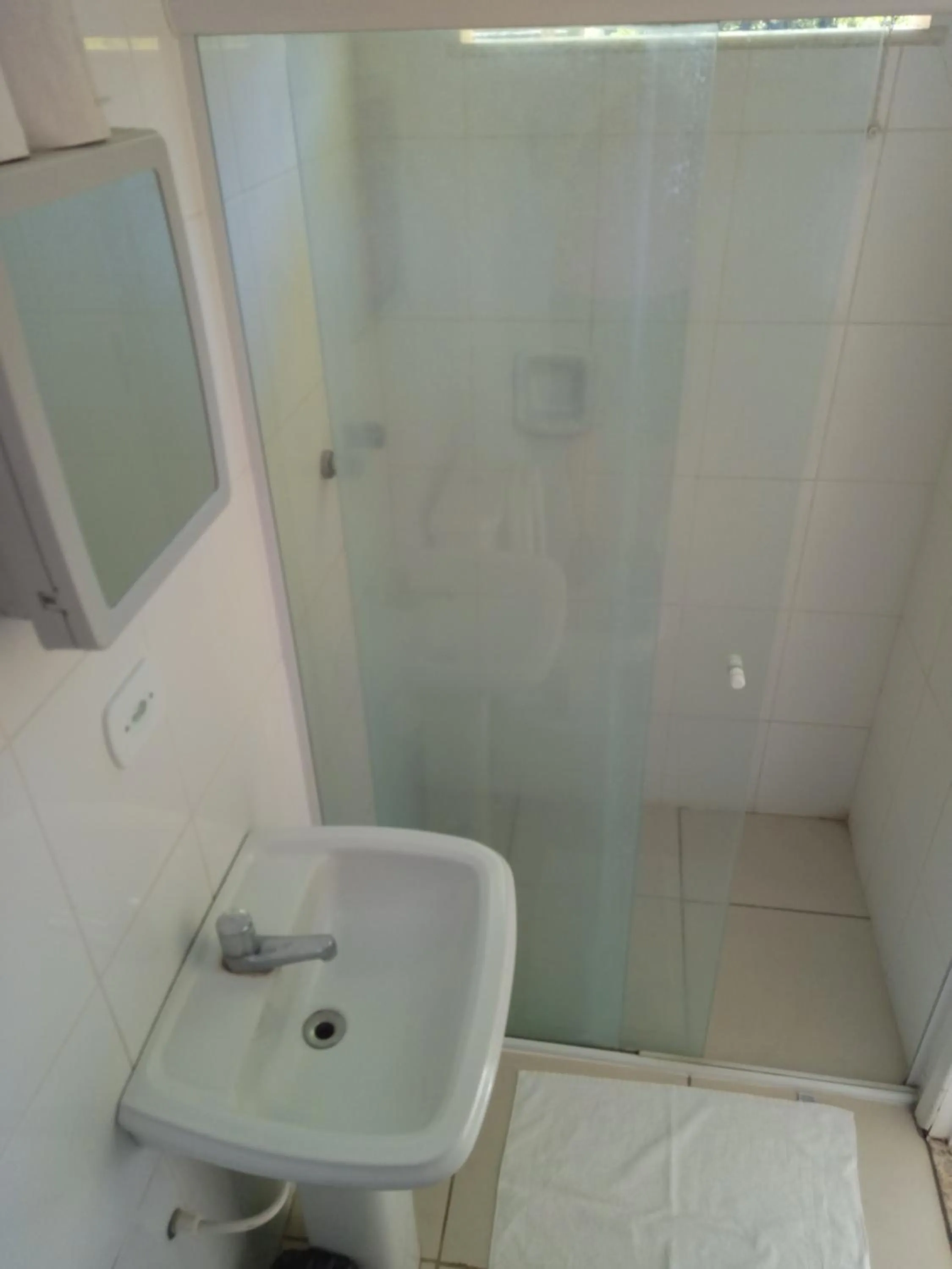 Shower in Pousada Santo Antônio