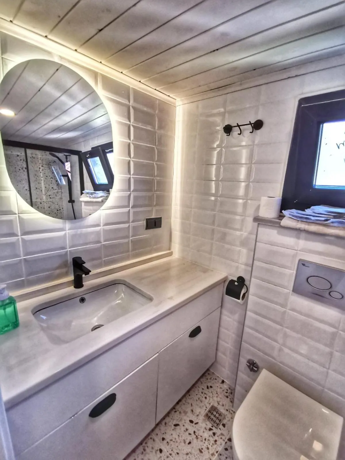 Bathroom in Kaş Joy Glamping