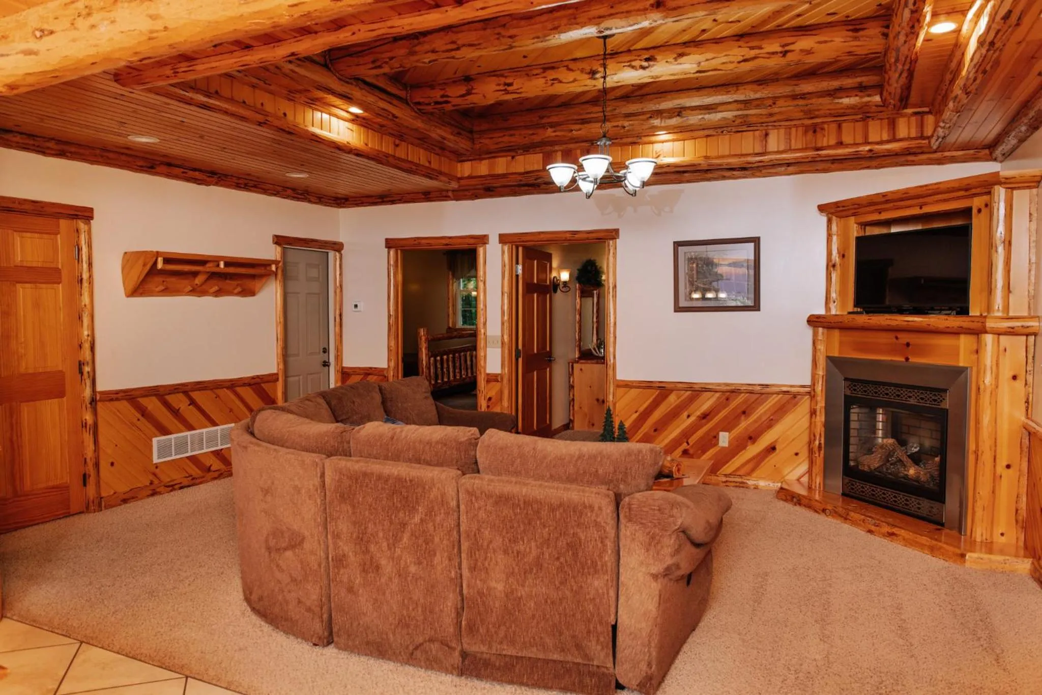 Sojourner's Lodge & Log Cabin Suites