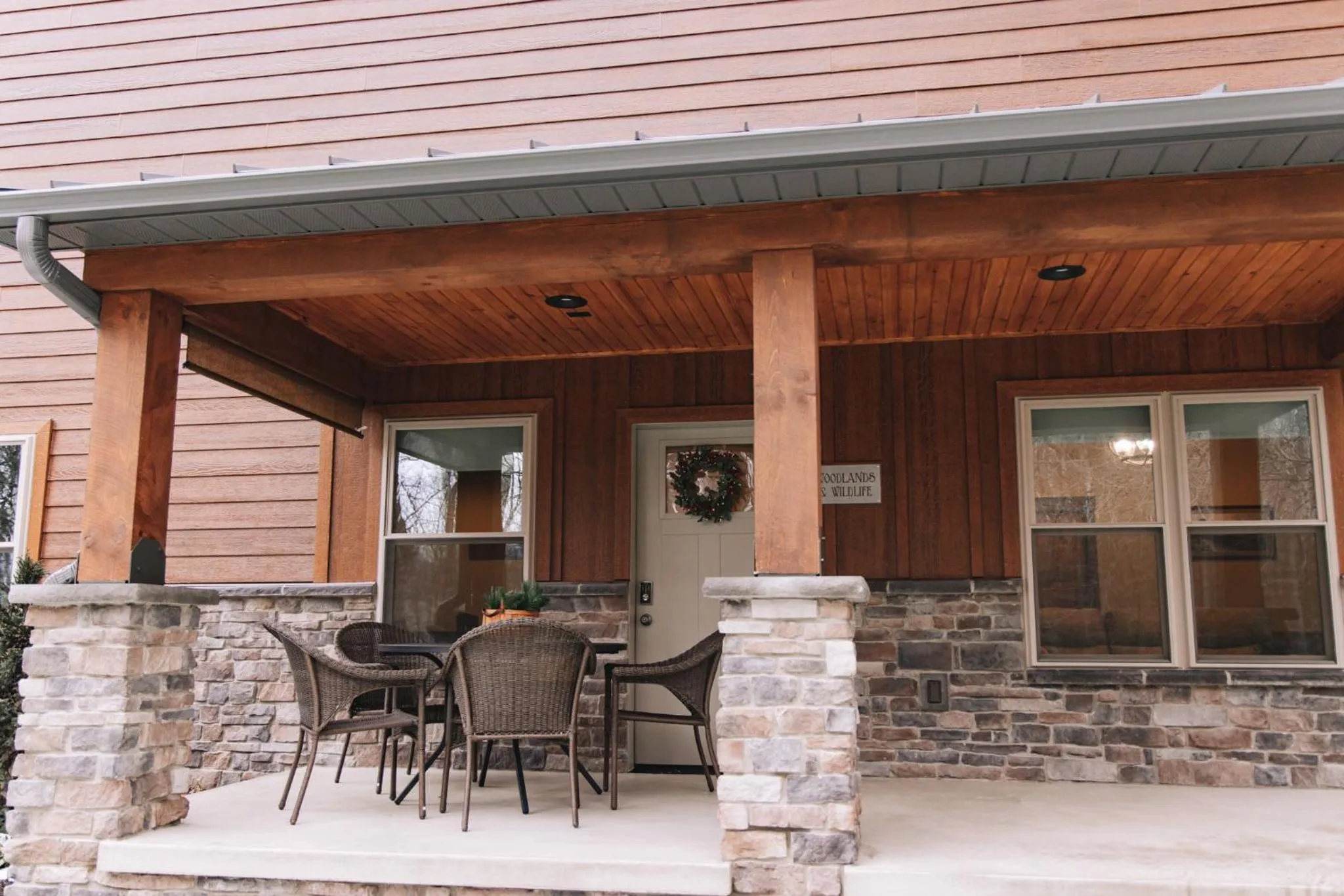 Sojourner's Lodge & Log Cabin Suites