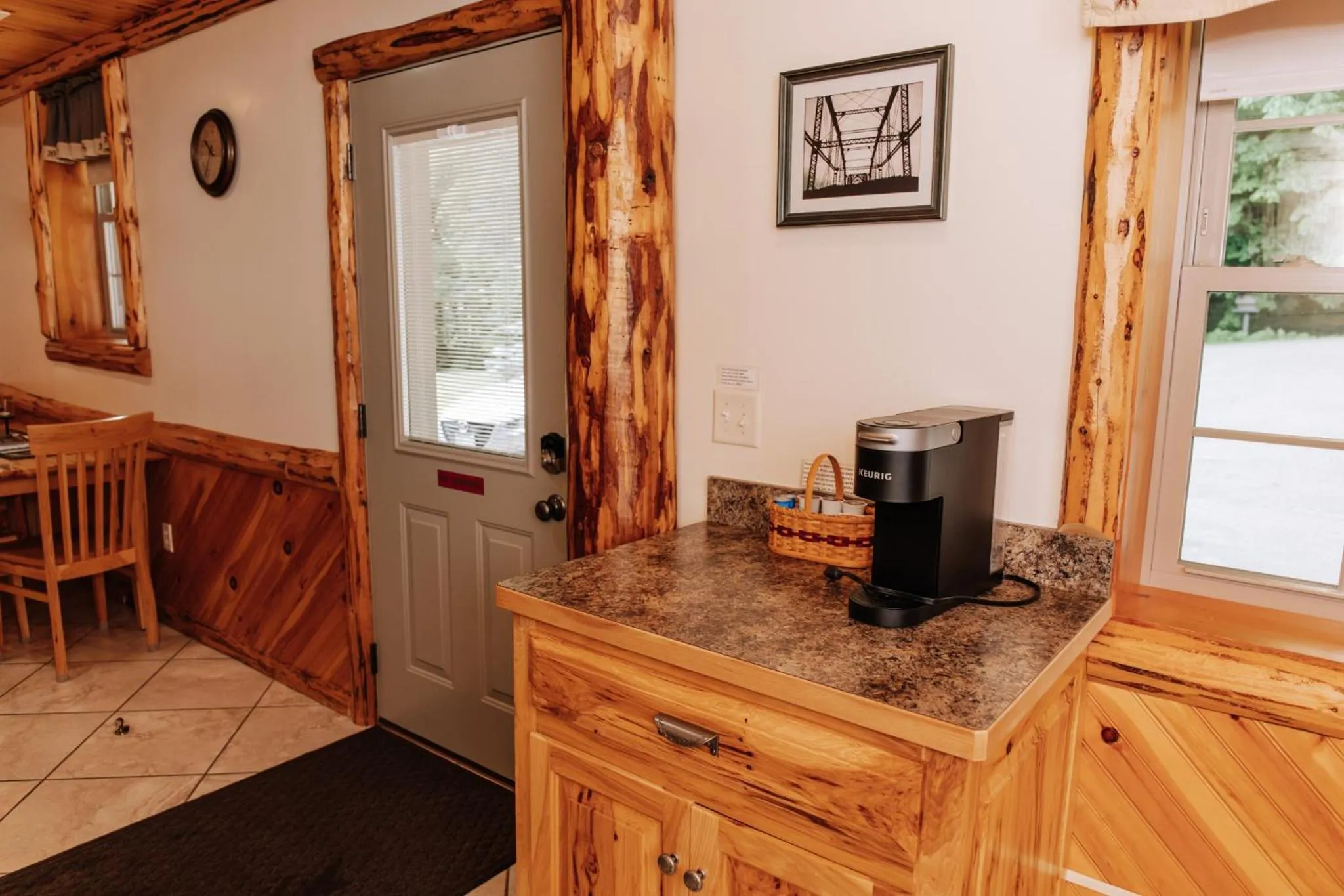 Sojourner's Lodge & Log Cabin Suites