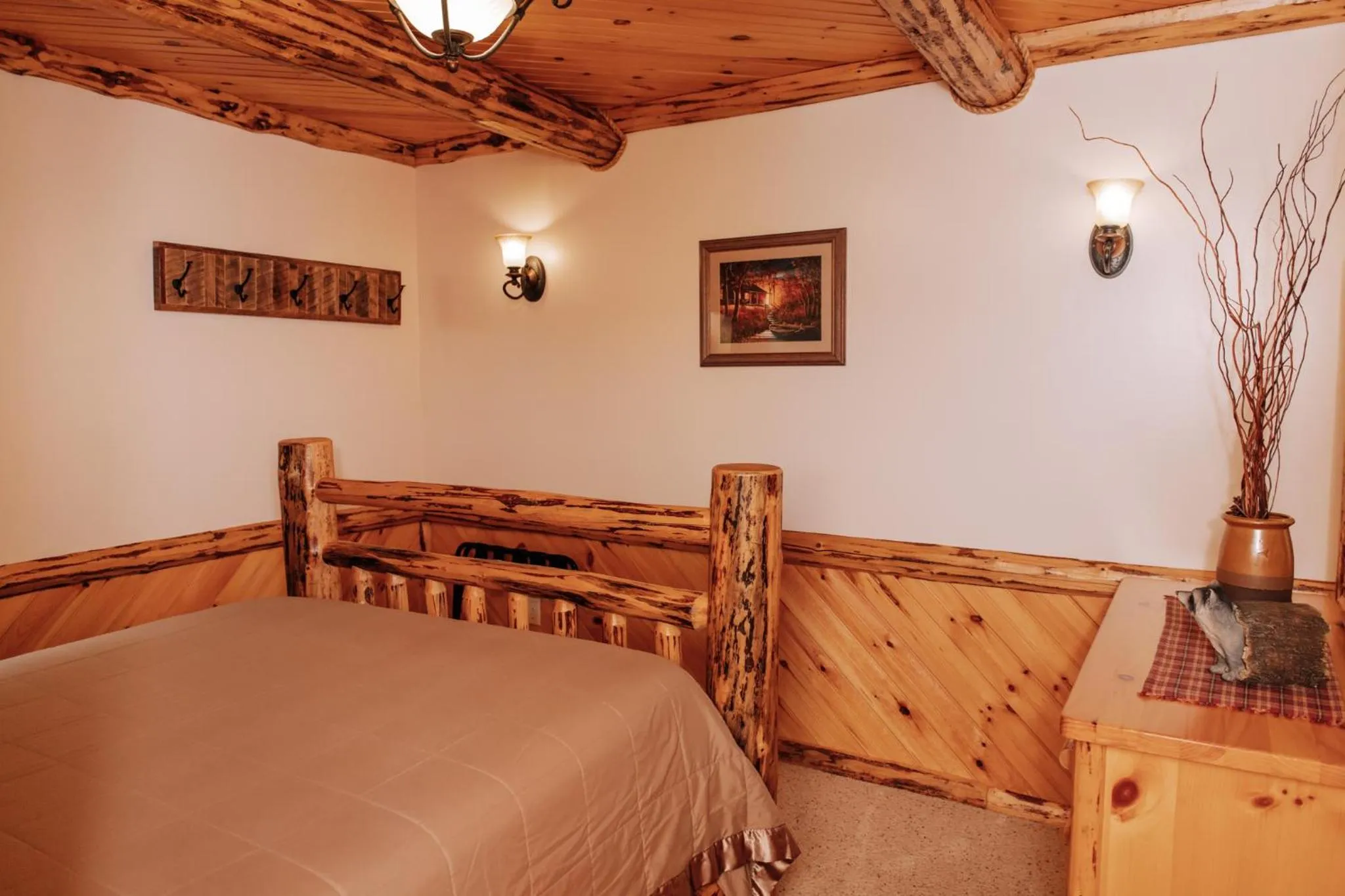 Sojourner's Lodge & Log Cabin Suites