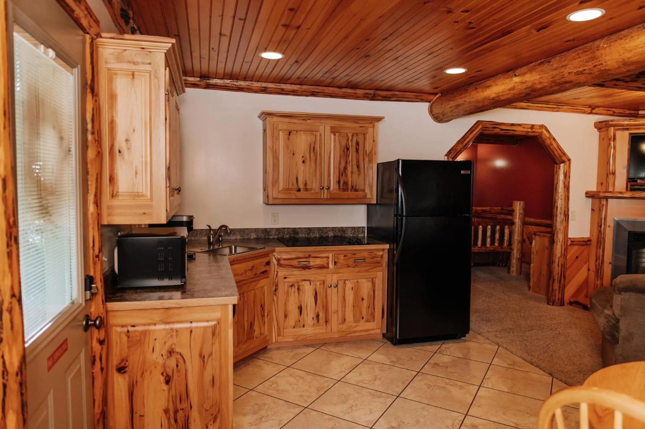 Sojourner's Lodge & Log Cabin Suites