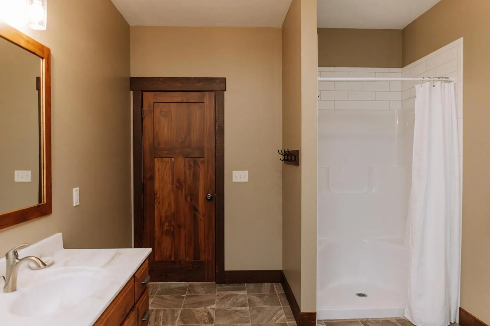 Sojourner's Lodge & Log Cabin Suites