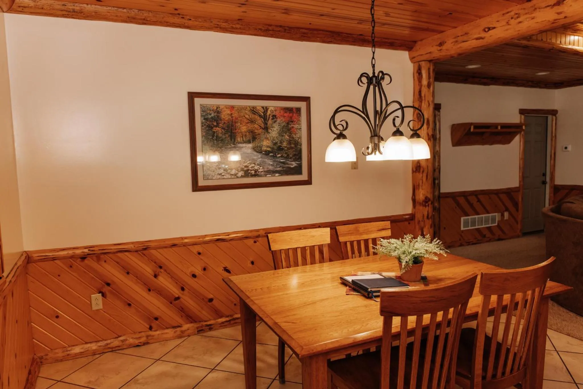 Sojourner's Lodge & Log Cabin Suites