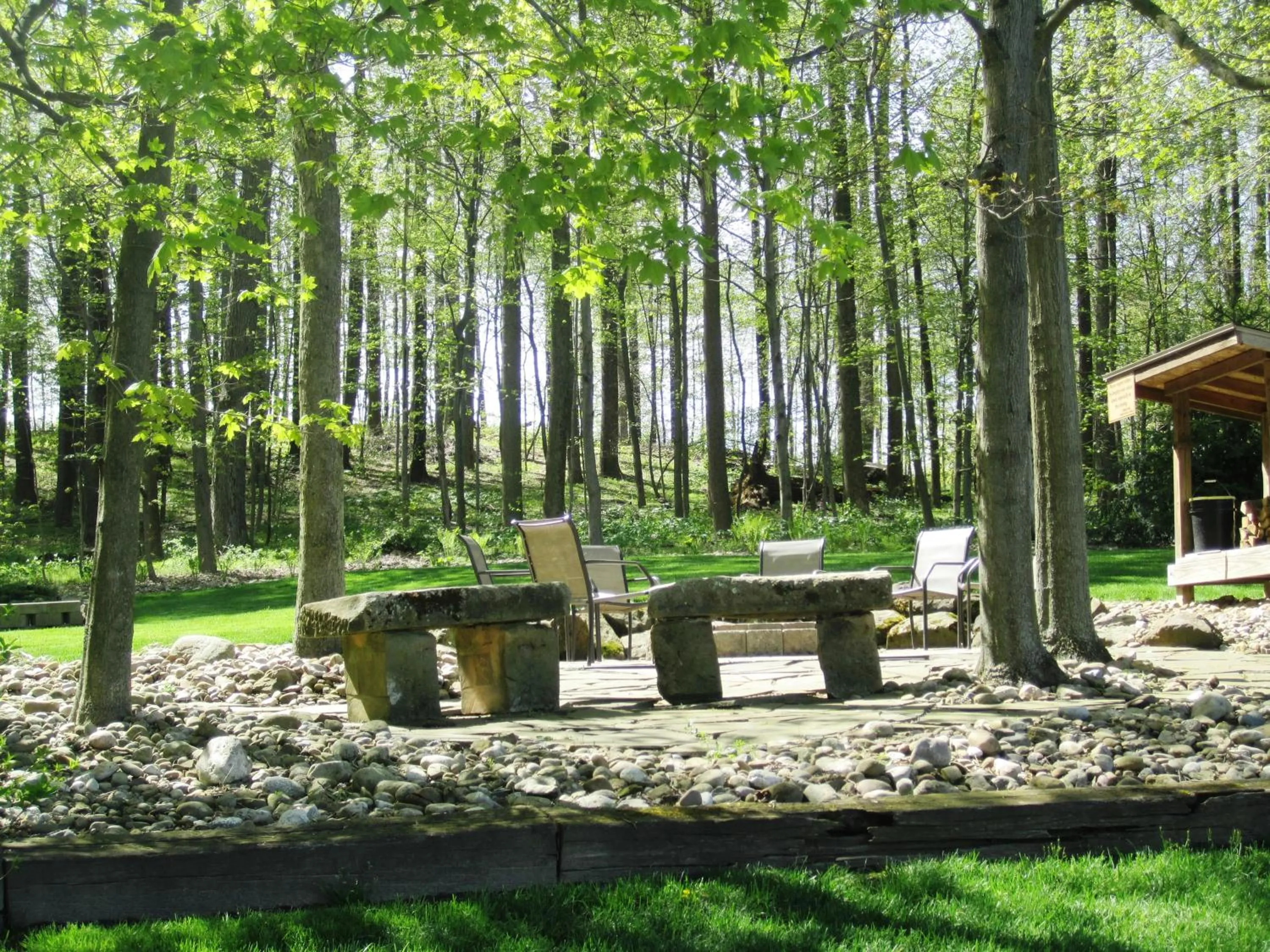 Sojourner's Lodge & Log Cabin Suites