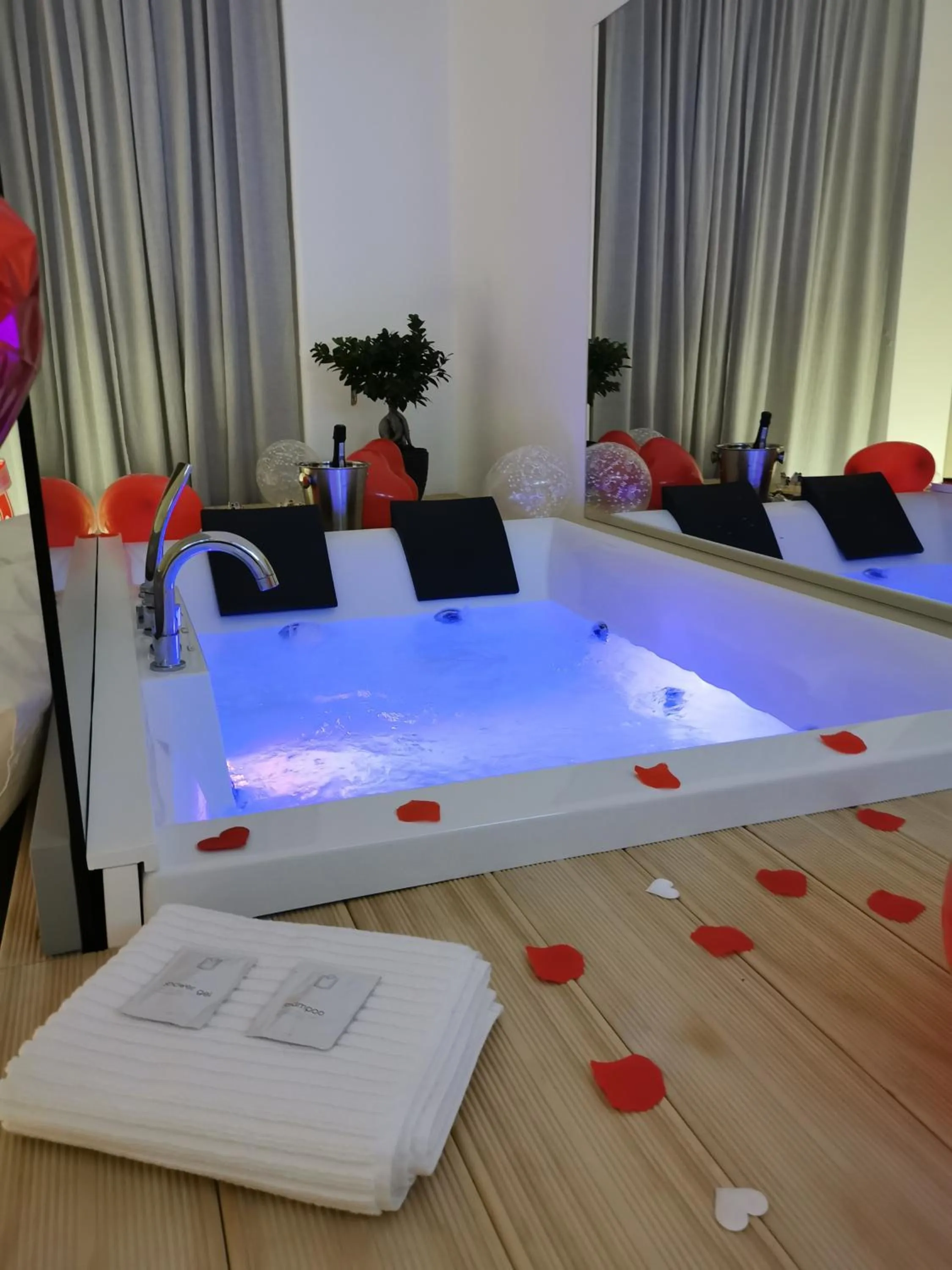 Hot Tub, Bed in Le Dimore Degli Archi Catania