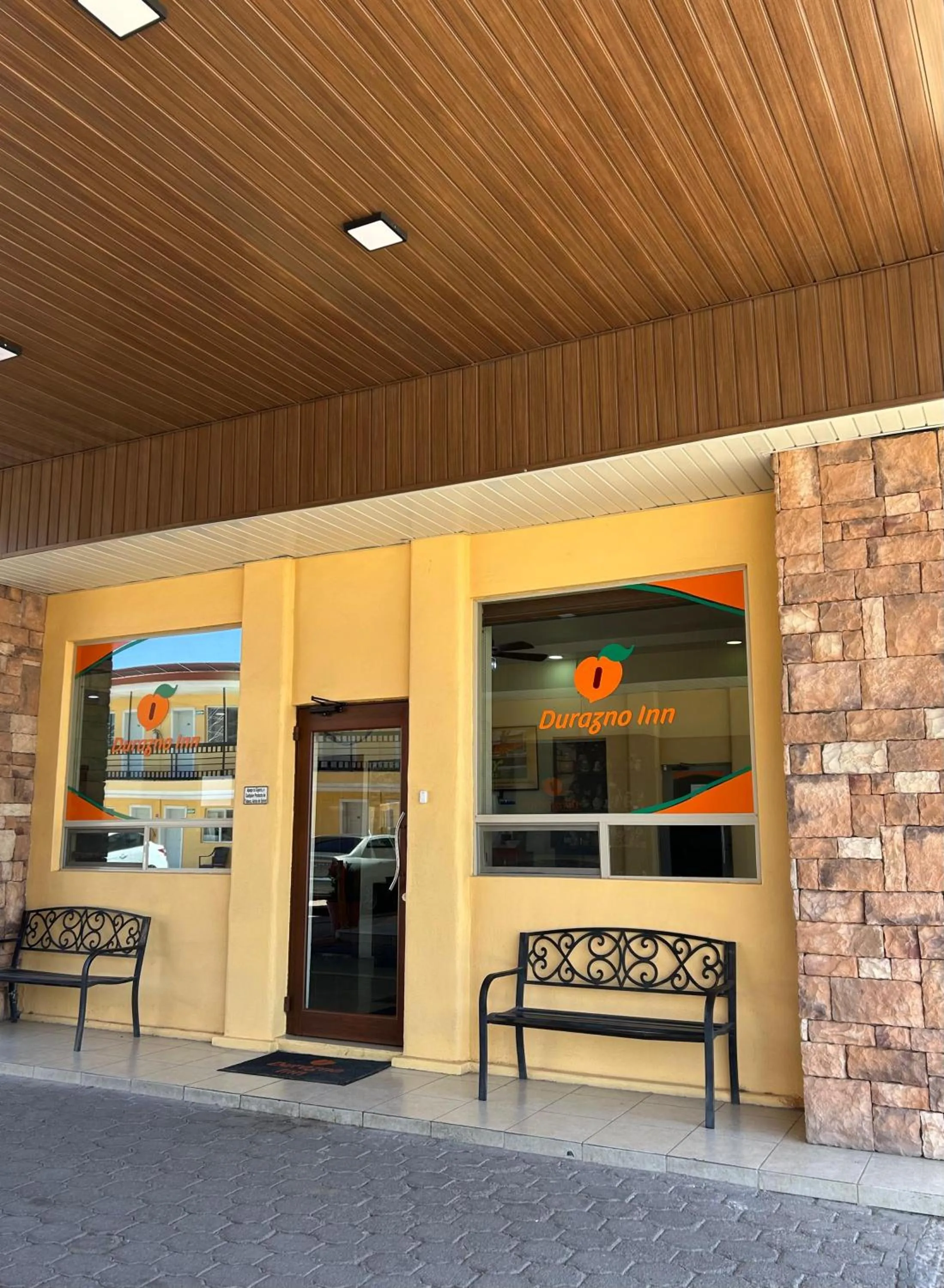 Lobby or reception in DURAZNO INN