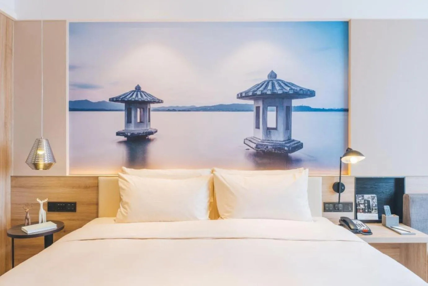 Bed in Atour Hotel (Hangzhou West Lake Cultural Square)