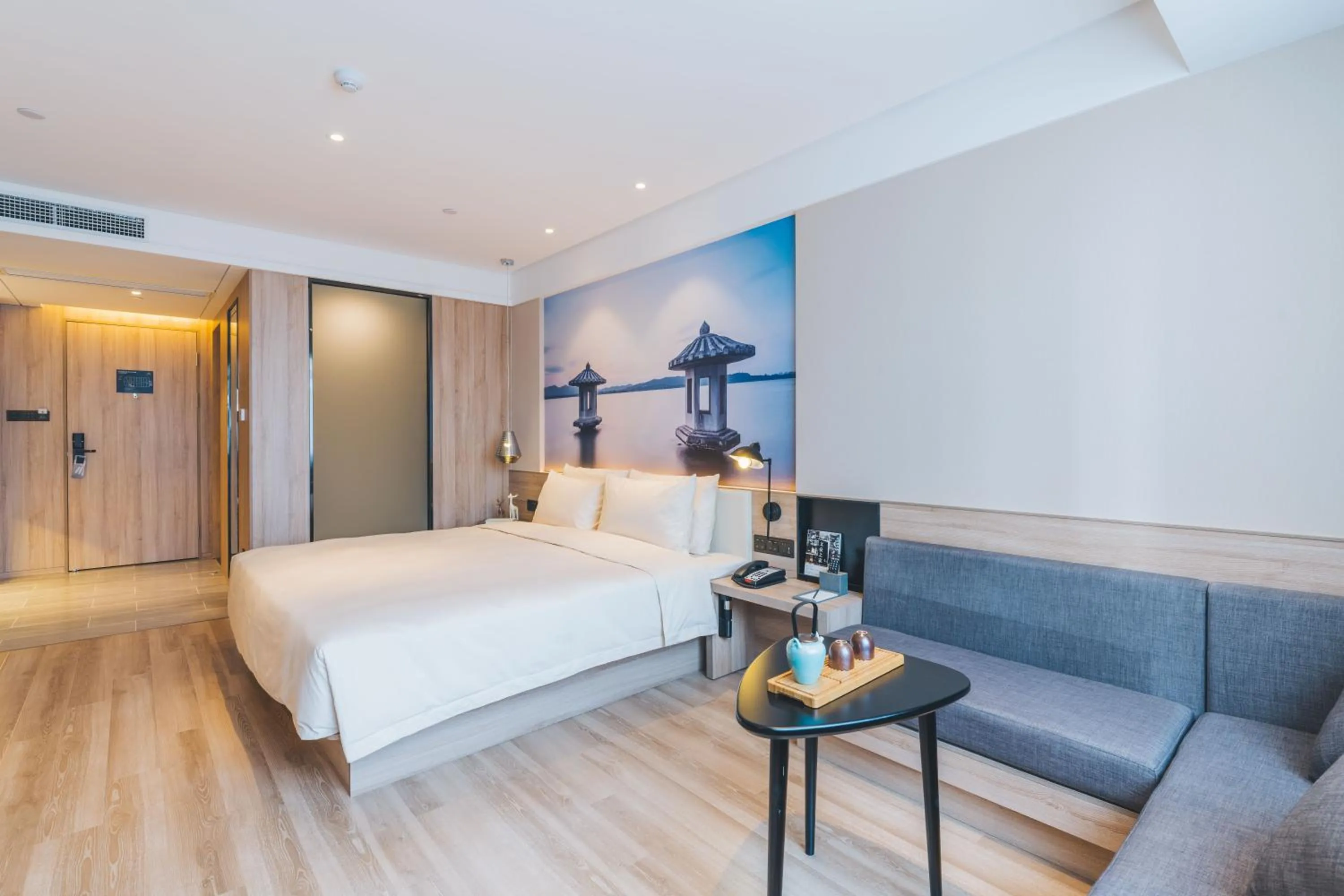 Bed in Atour Hotel (Hangzhou West Lake Cultural Square)