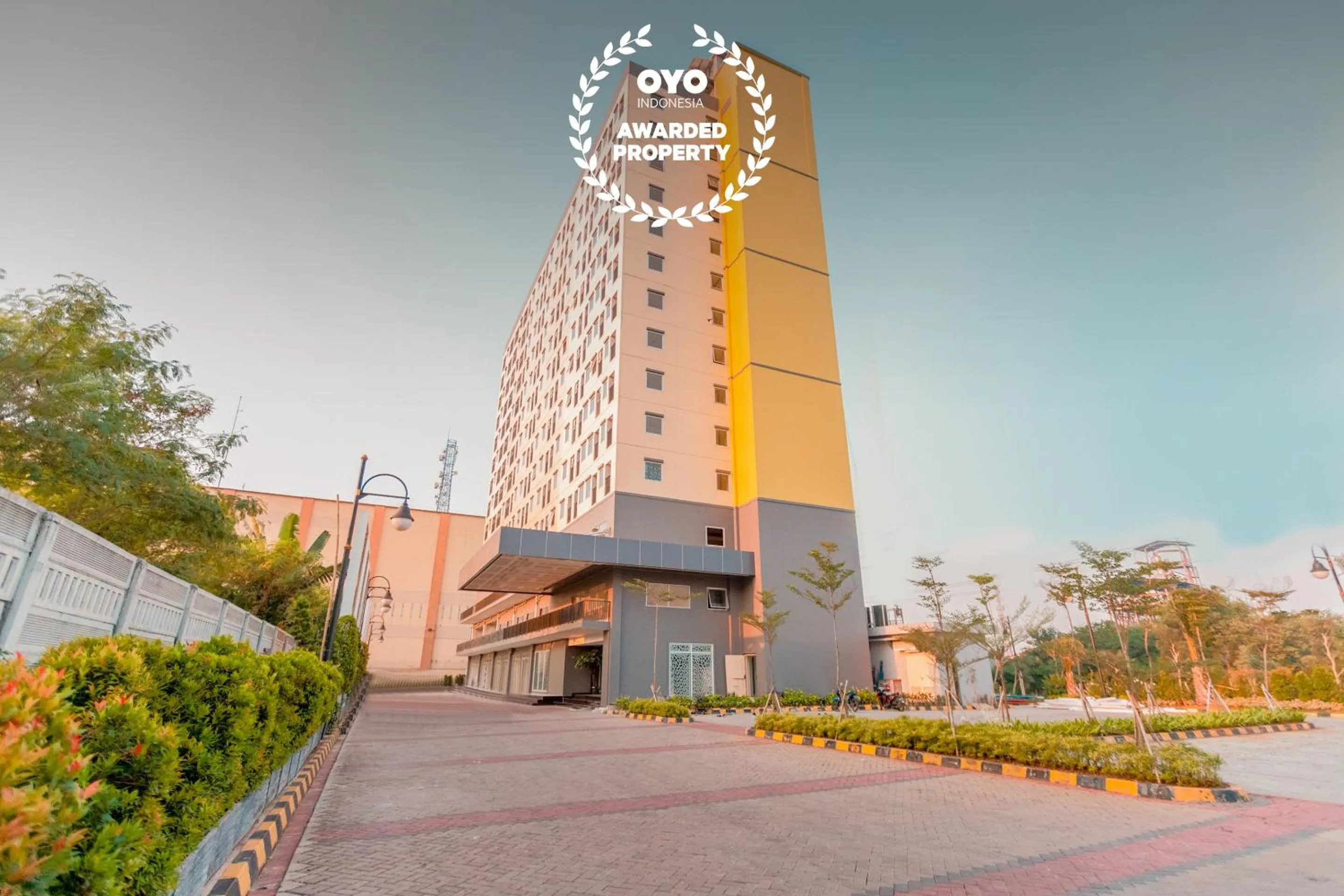 Facade/entrance in Flagship 750 Mont Blanc