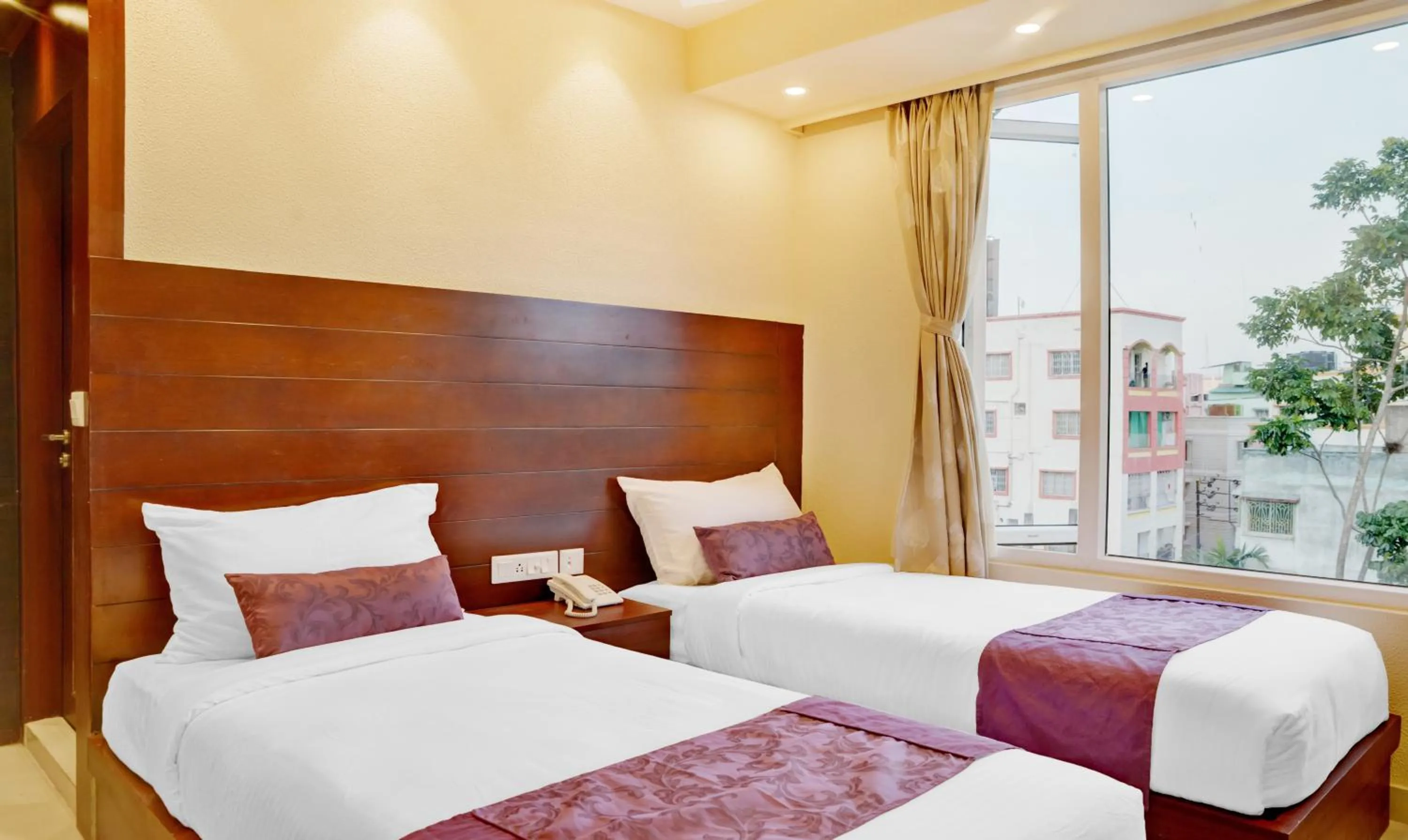 Bedroom, Bed in Treebo Premium The Crystal, Chinar Park