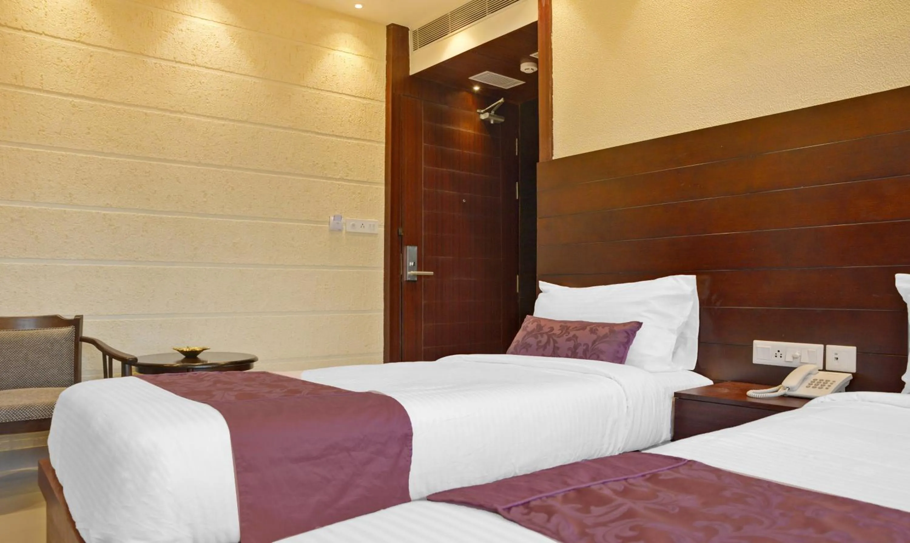 Bedroom, Bed in Treebo Premium The Crystal, Chinar Park