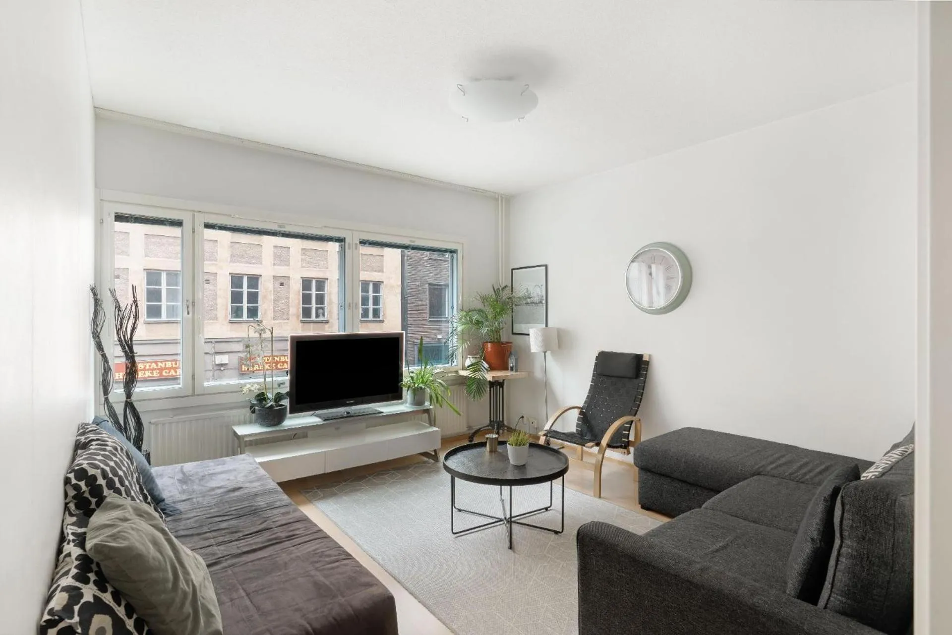 Scandinavian Home in Heart of the City 26