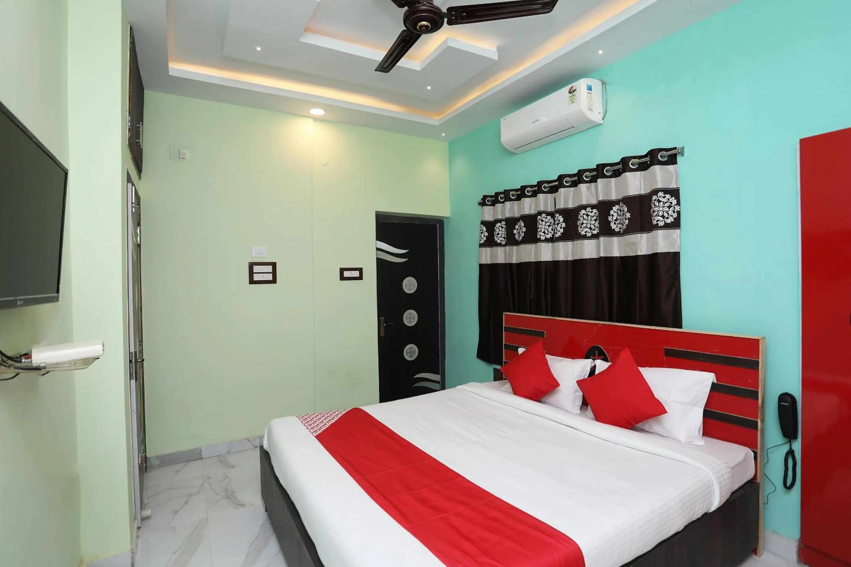 Bedroom, Bed in Super Hotel O HR Inn