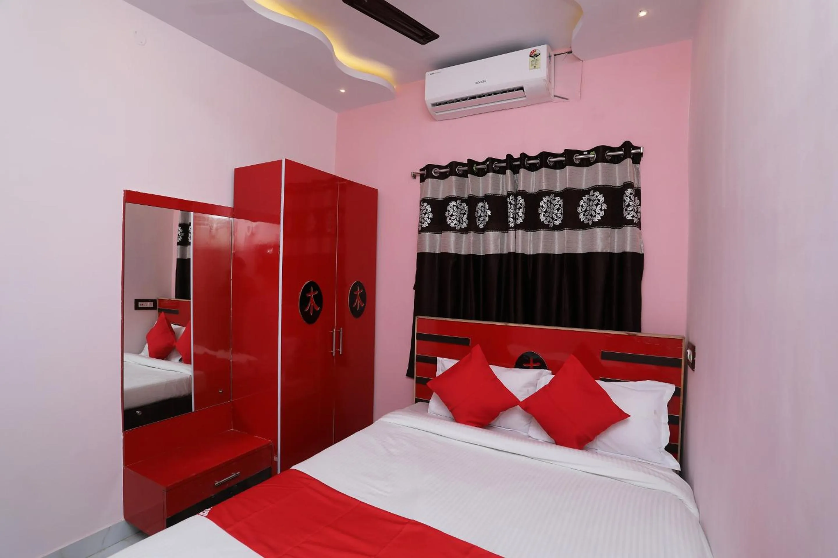 Bedroom, Bed in Super Hotel O HR Inn