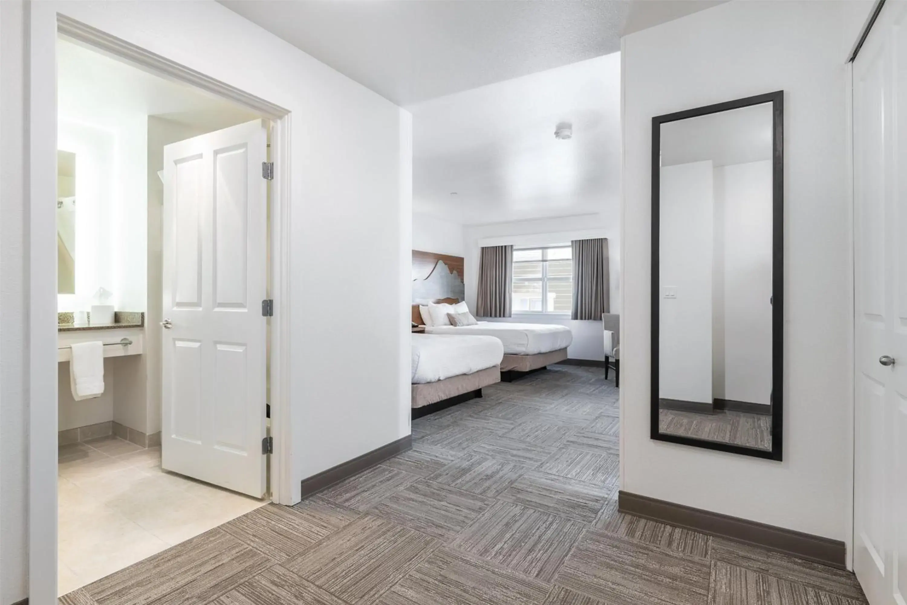 Bedroom, Bed in Marshall Suites Bainbridge Island, SureStay Collection by BW Bedroom, Bed in Marshall Suites Bainbridge Island, SureStay Collection by BW