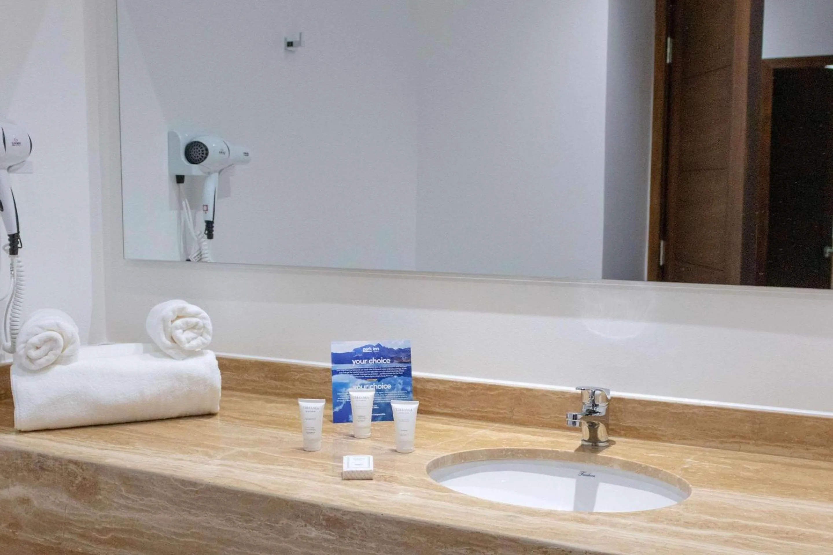 Bedroom in Park Inn by Radisson Los Olivos de Vallenar