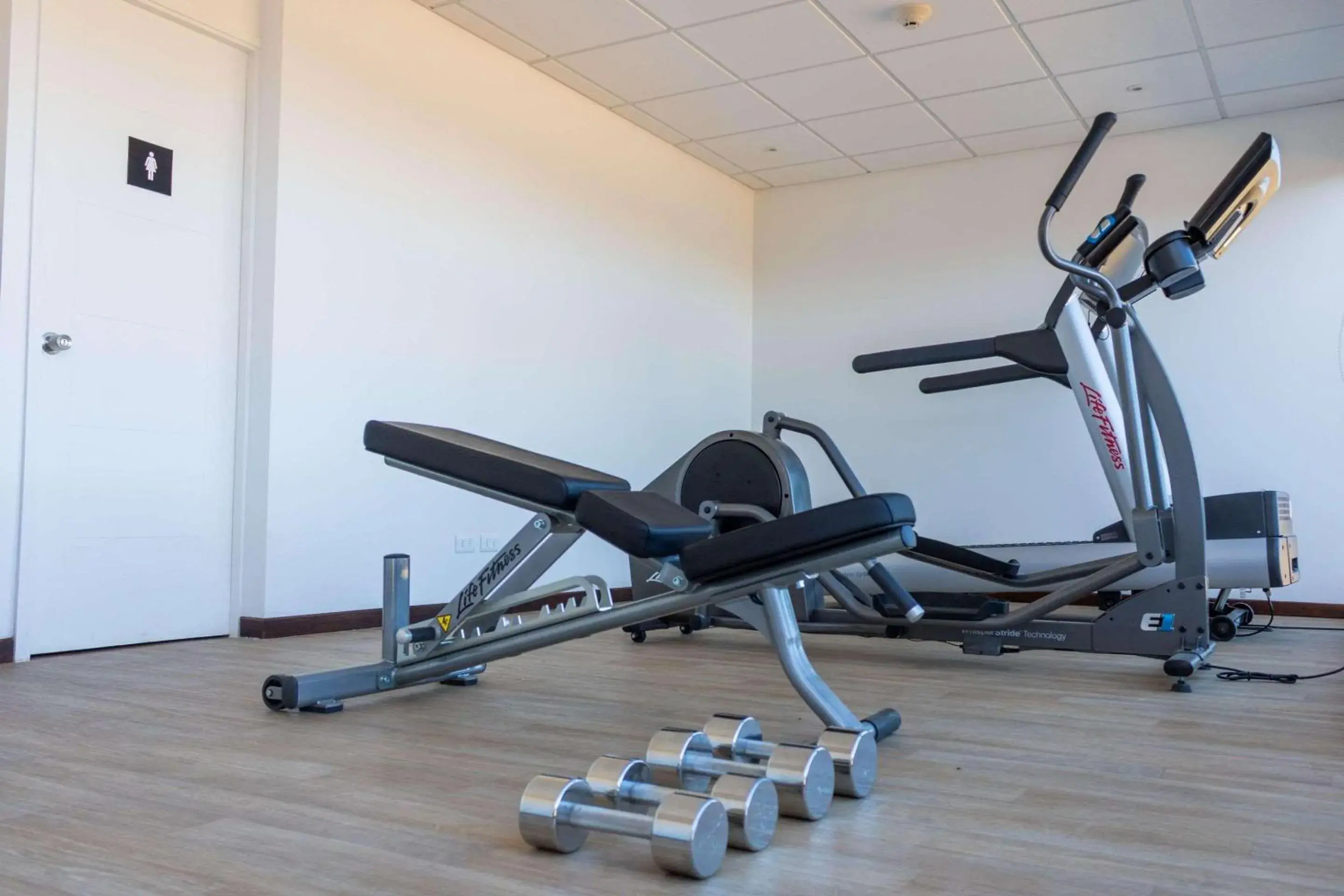 Fitness centre/facilities in Park Inn by Radisson Los Olivos de Vallenar Fitness centre/facilities in Park Inn by Radisson Los Olivos de Vallenar