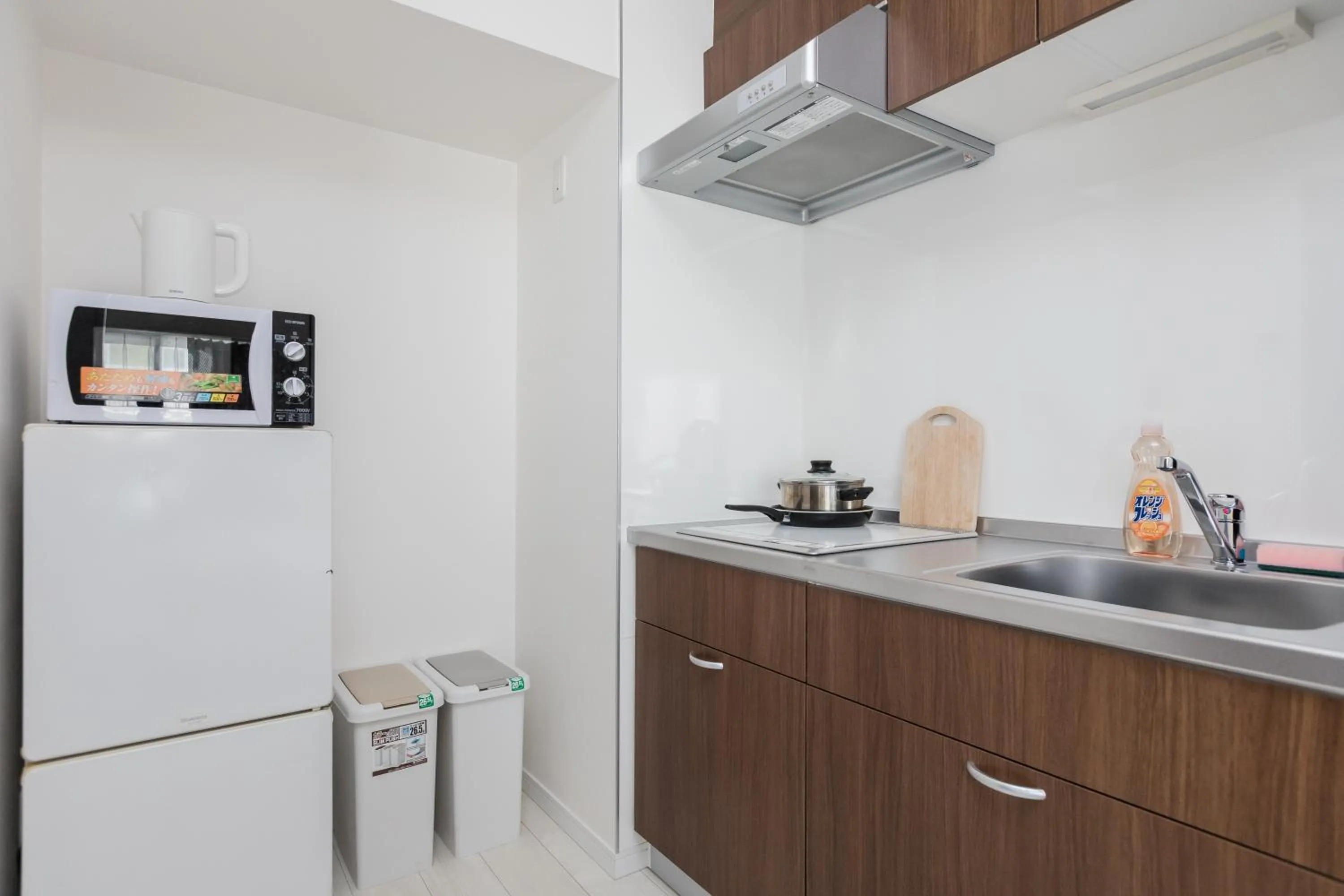 Kitchen or kitchenette in Hotel Apartment Ueno Inaricho Sta