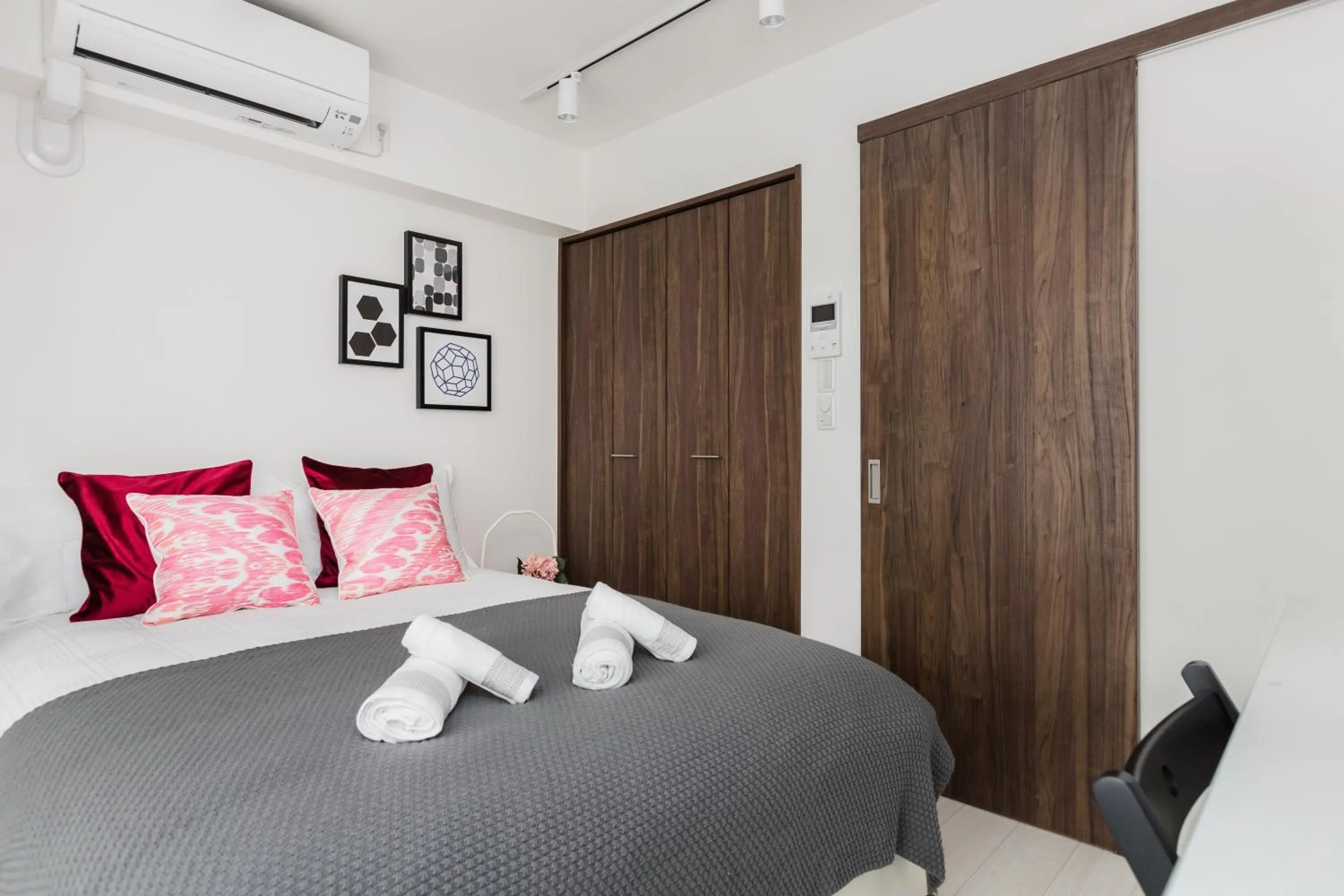 Bed in Hotel Apartment Ueno Inaricho Sta