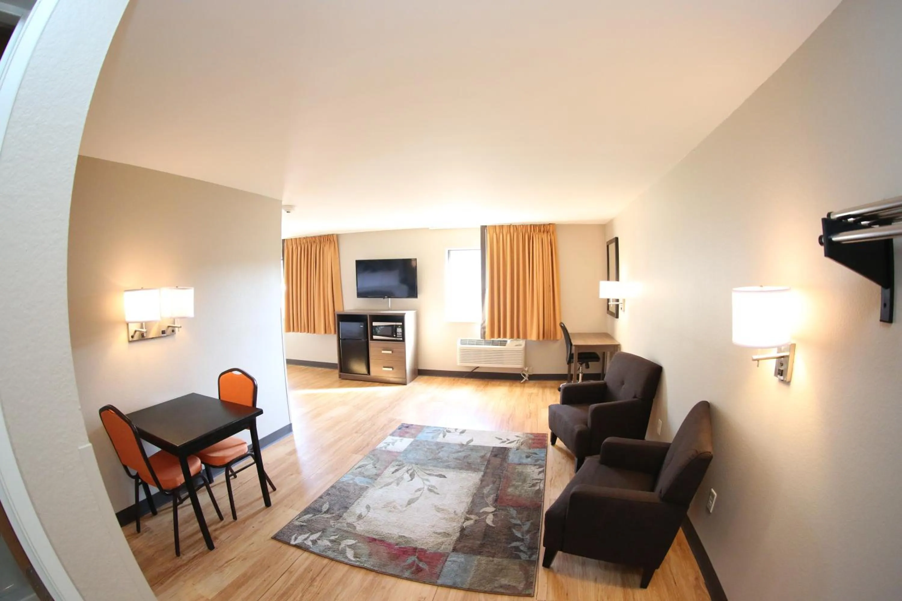 Super 8 by Wyndham Portsmouth