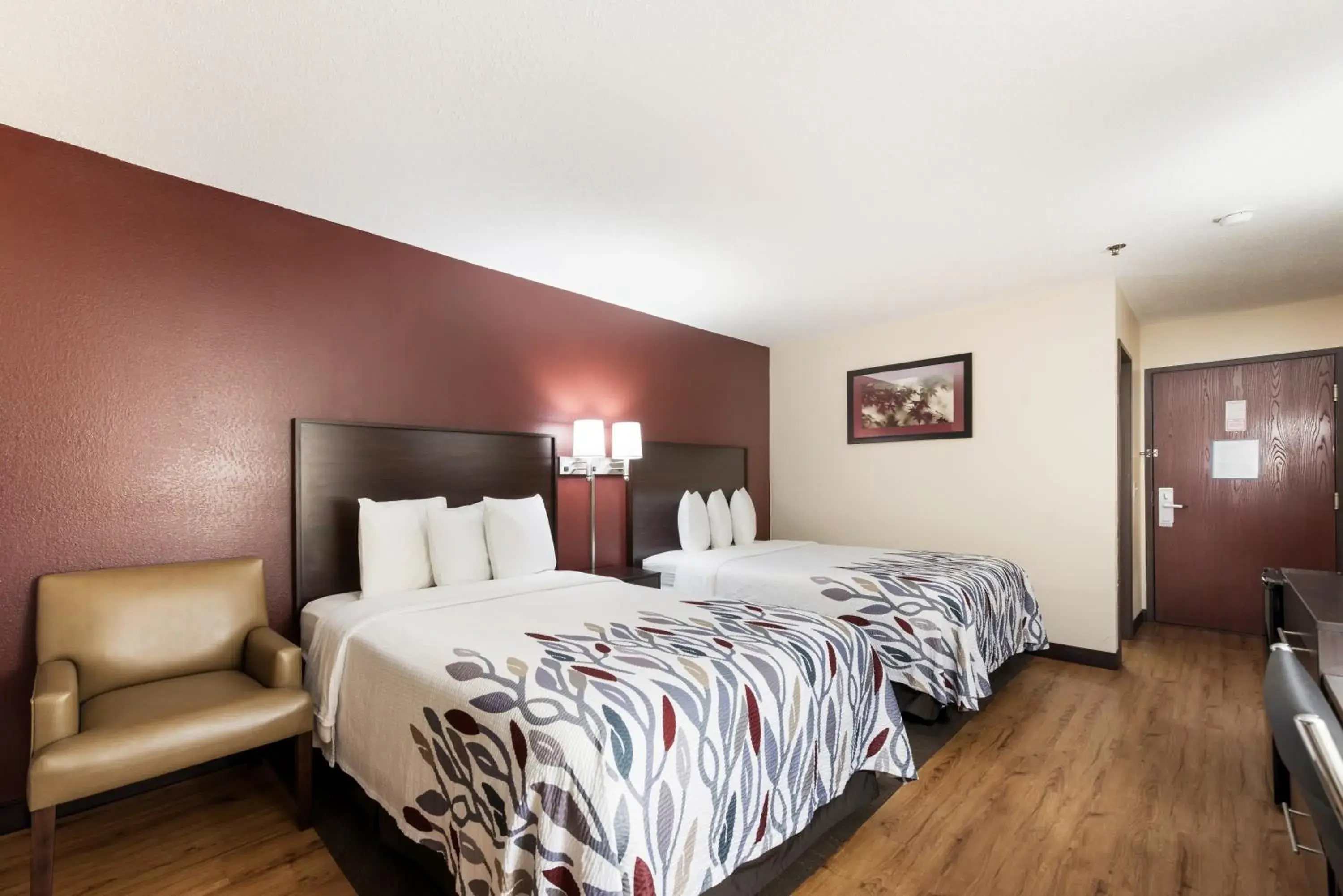 Photo of the whole room, Bed in Red Roof Inn Auburn Photo of the whole room, Bed in Red Roof Inn Auburn