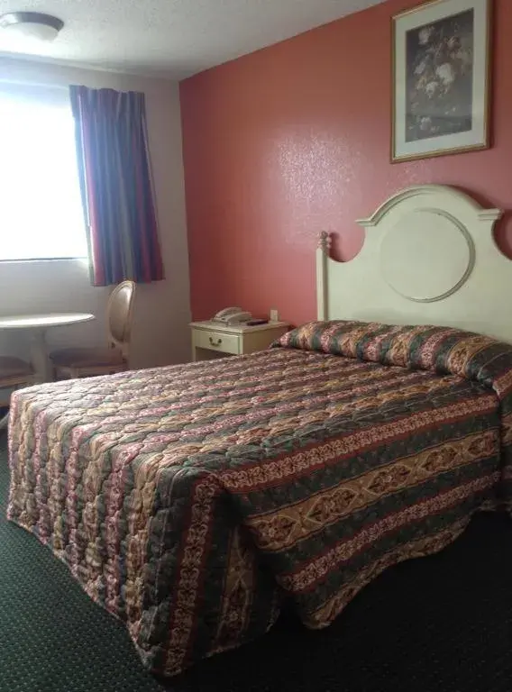 Bed in New Orleans Inn Bed in New Orleans Inn