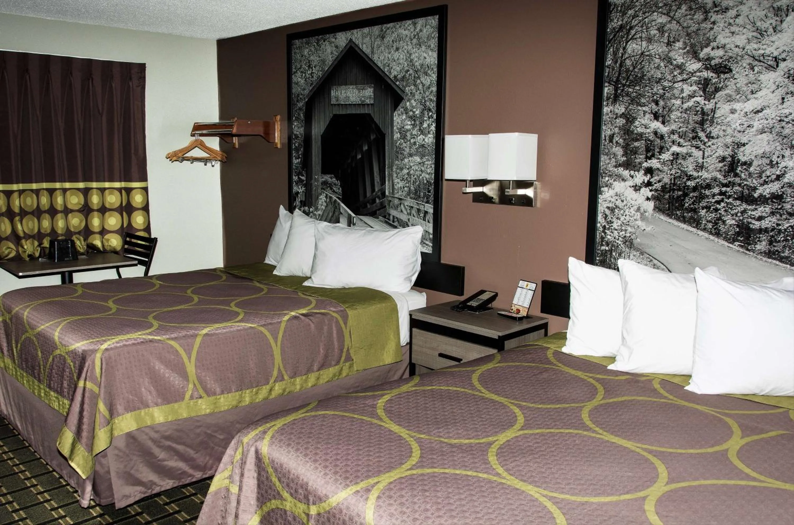 Bedroom, Bed in Super 8 by Wyndham Michigan City